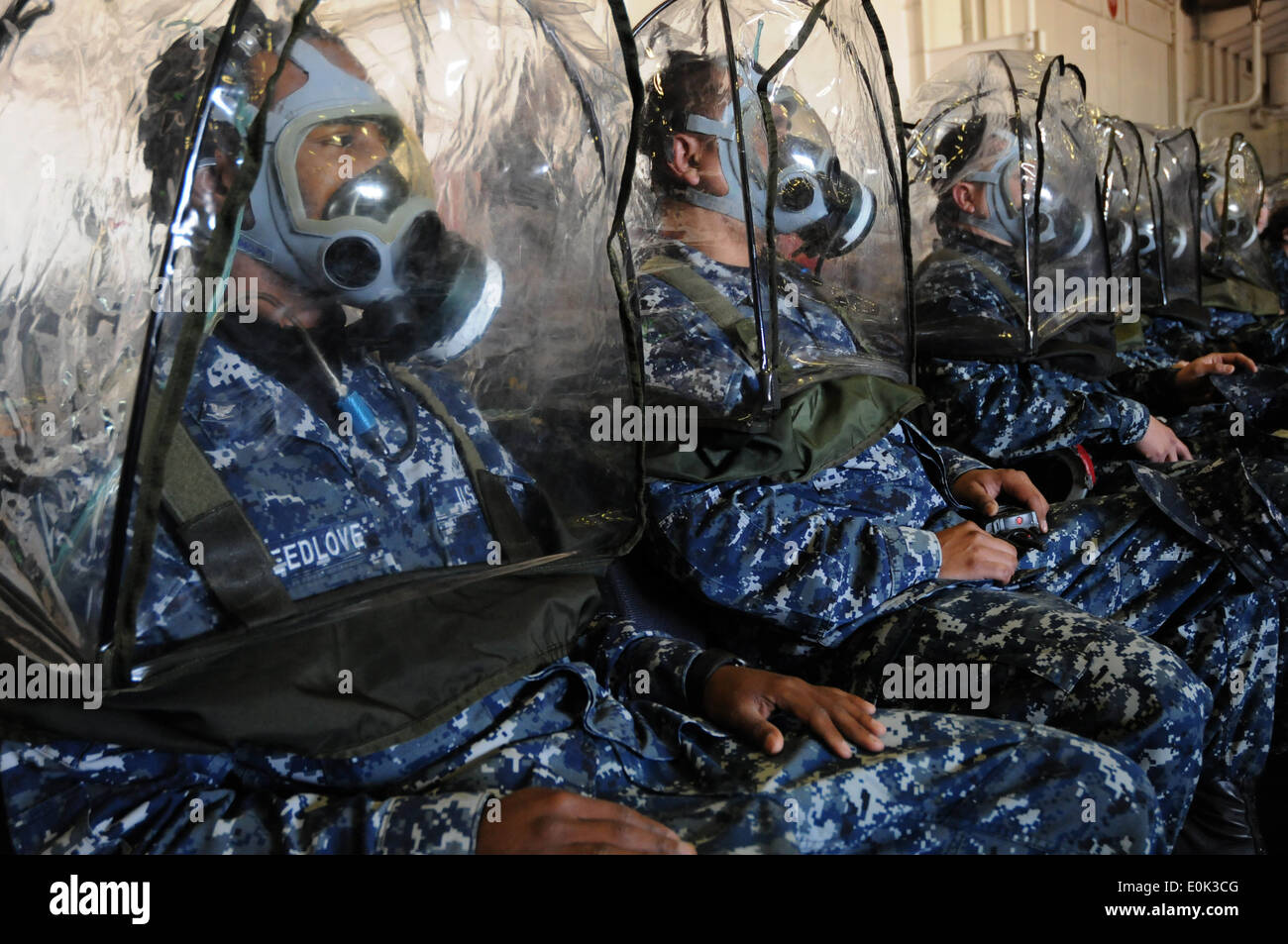 Petty officer 1st class joe flores hires stock photography and images