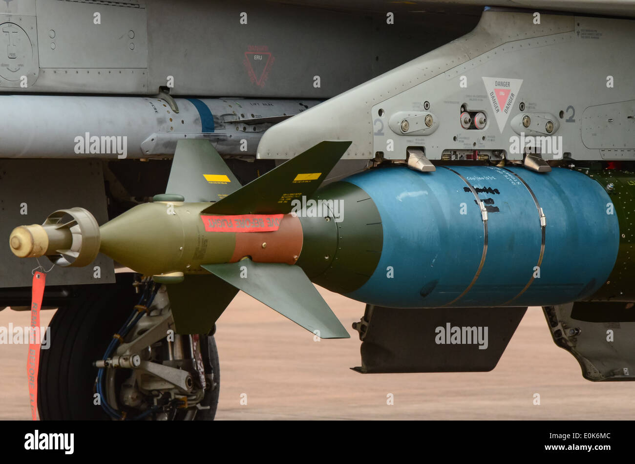 Laser guided bomb hires stock photography and images Alamy