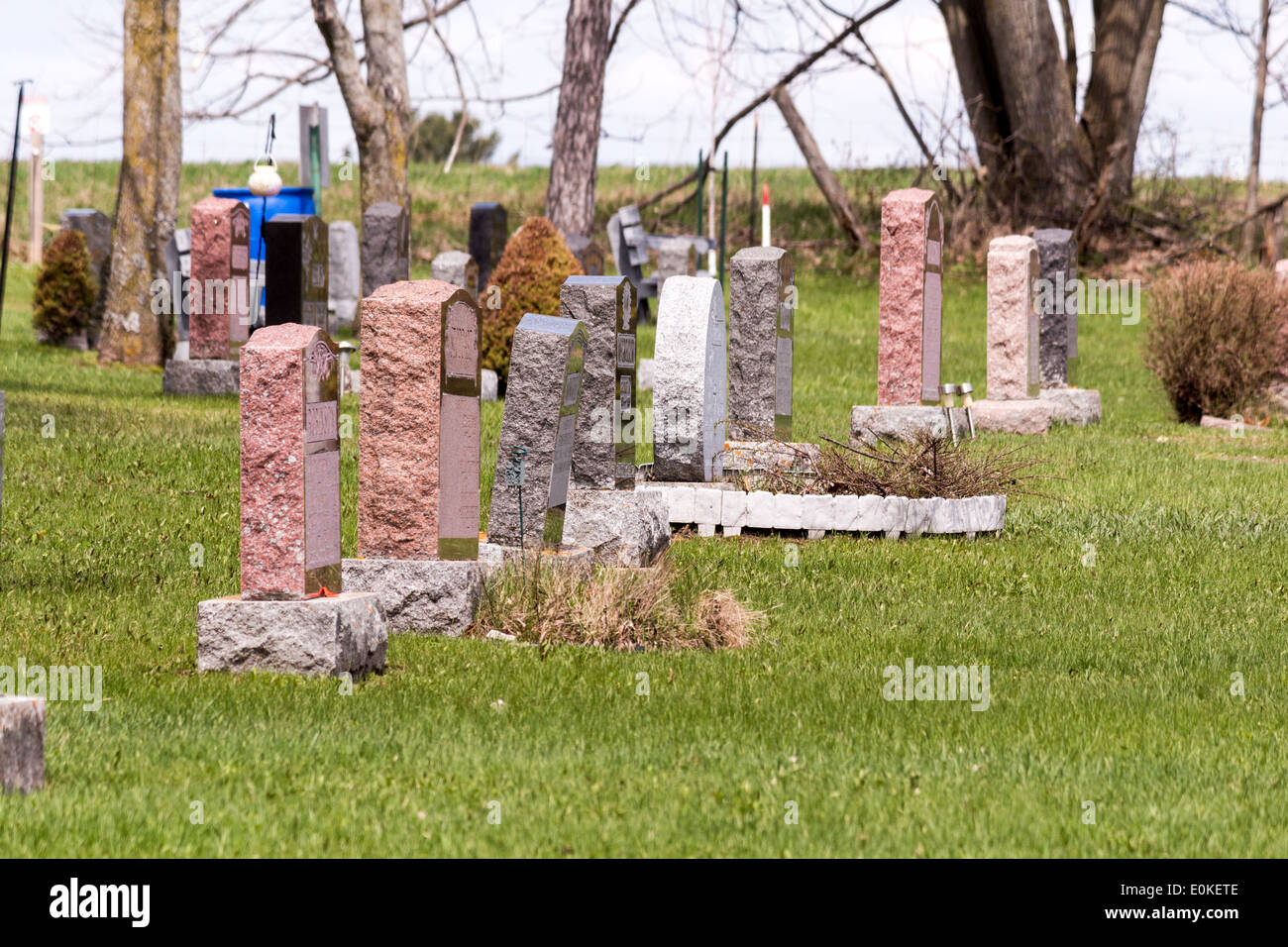 Headstones in cemetary hi-res stock photography and images - Alamy