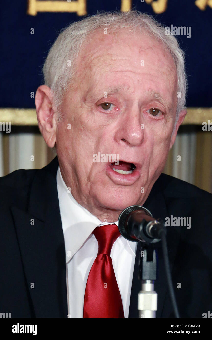 Tokyo, Japan - Ric O’Barry Marine Mammal Specialist (Earth Island Institute) and star of the Academy-award winning documentary “The Cove” speaks at the Foreign Correspondents Club in Japan FCCJ on May 15, 2014. The two organizations announced the 'Action for Angel' a lawsuit being filed for the protection of dolphins and in particular Angel, an extremely rare albino dolphin calf kept in appallingly inadequate condition in Taiji, Wakayama Prefecture. © Rodrigo Reyes Marin/AFLO/Alamy Live News Stock Photo