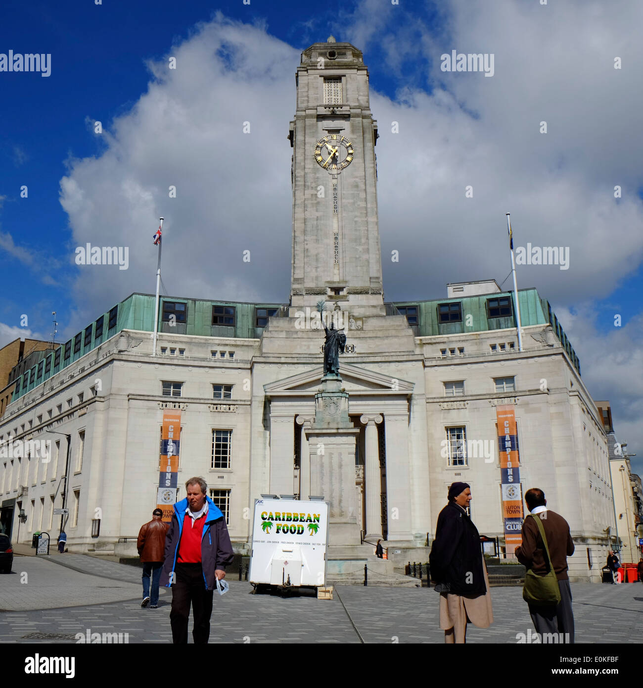 Luton Town Hall Stock Photo Alamy