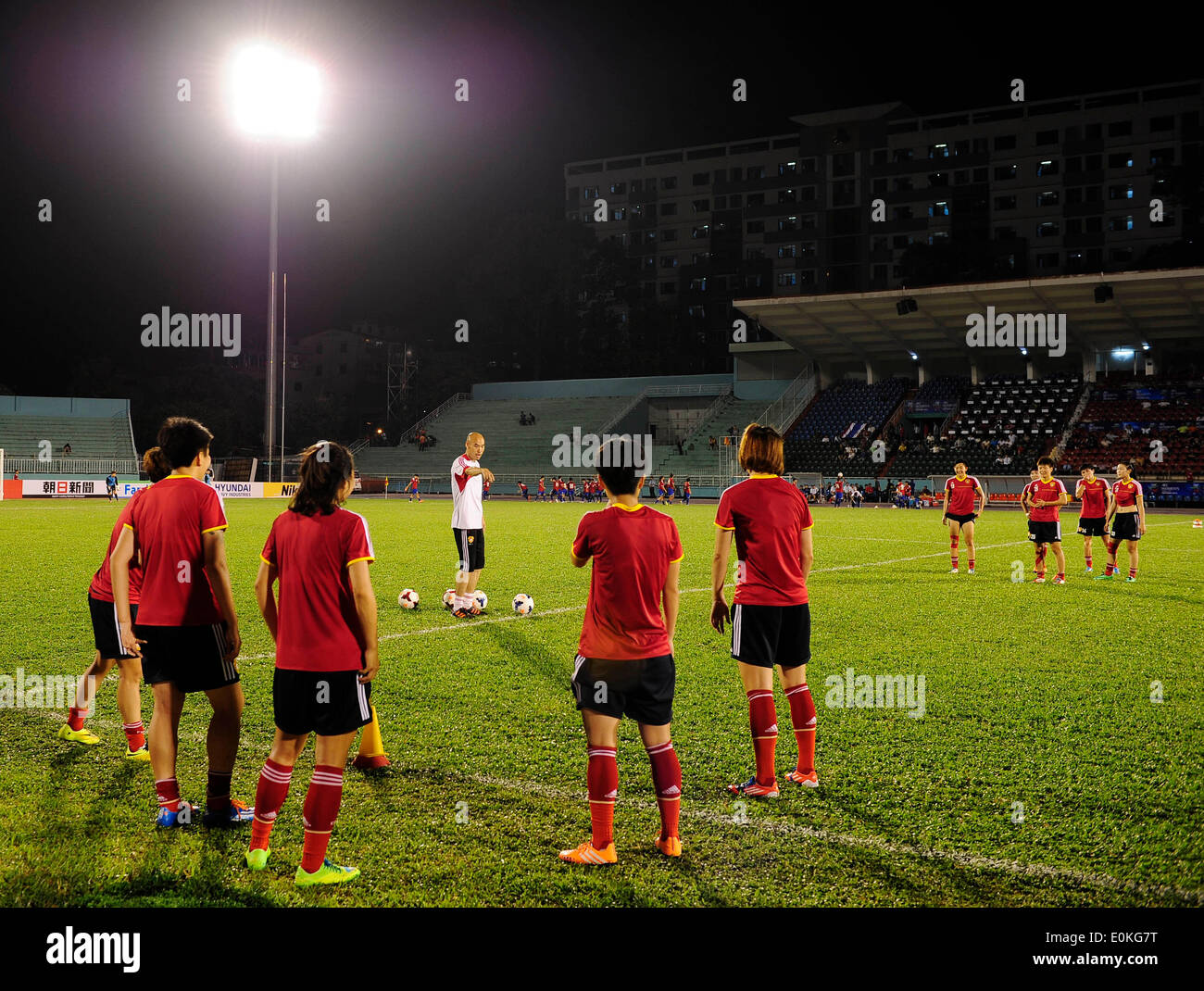 Ho Chi Minh City, Vietnam. 15th May, 2014. Players of China warm up before the Group B match against Thailand at the 2014 AFC Women's Asian Cup held at Thong Nhat Stadium in Ho Chi Minh city, Vietnam, May 15, 2014. China beat Thailand 7-0. © He Jingjia/Xinhua/Alamy Live News Stock Photo