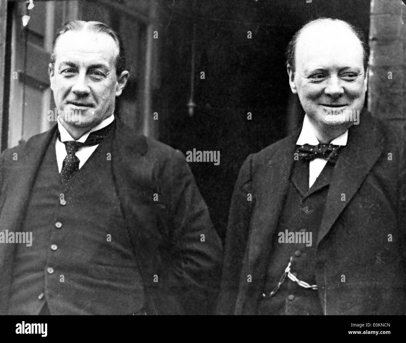 https://c8.alamy.com/comp/E0KNCN/stanley-baldwin-and-sir-winston-churchill-in-london-england-E0KNCN.jpg