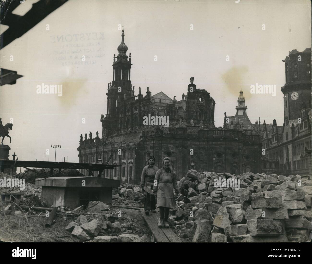 Jan 1, 1940 - The Ruined Hof Kirche: The shell of the Catholic Cathedral the Hof Kirche of Dresden showing women workers movin Stock Photo