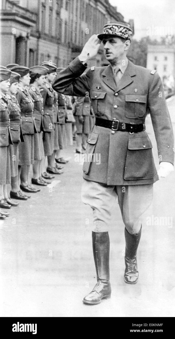 Leader Charles de Gaulle inspects troops Stock Photo