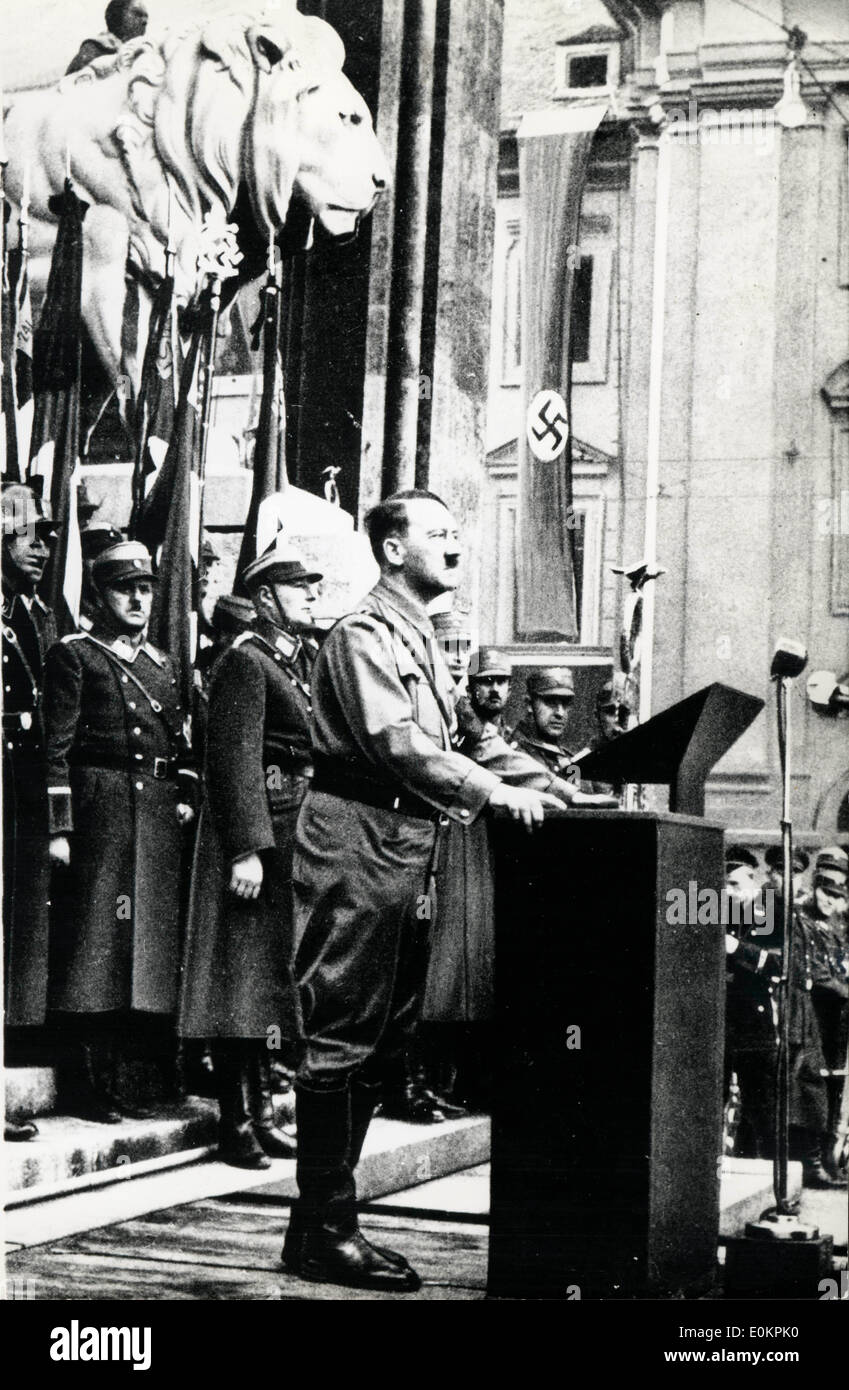 Adolf Hitler at the podium giving a speech Stock Photo