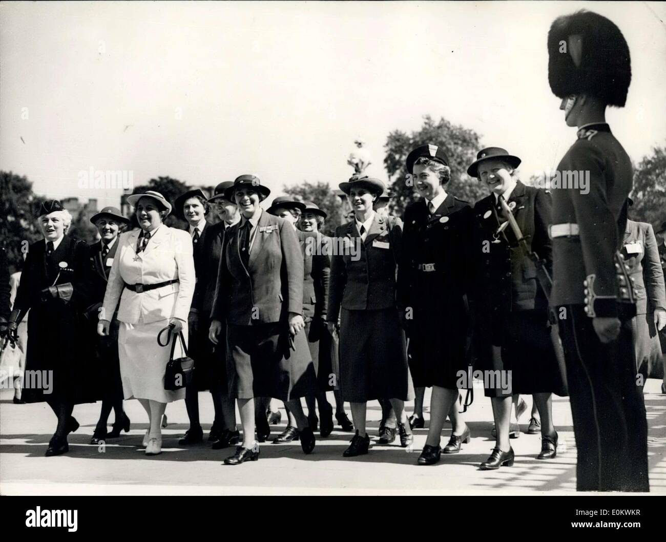 Jul. 27, 1950 - Queen Gives Party to Delegates to the World Conference of Girl Guides - at Buckingham Palace.: H.M. The Queen this afternoon gave a party to delegates to the World Conference of Girl Guides and Girl Scouts, at Buckingham Palace, Photo shows Lady Baden-Powell and other officials of the World Conference, seen on arrival at Buckingham Palace. Stock Photo