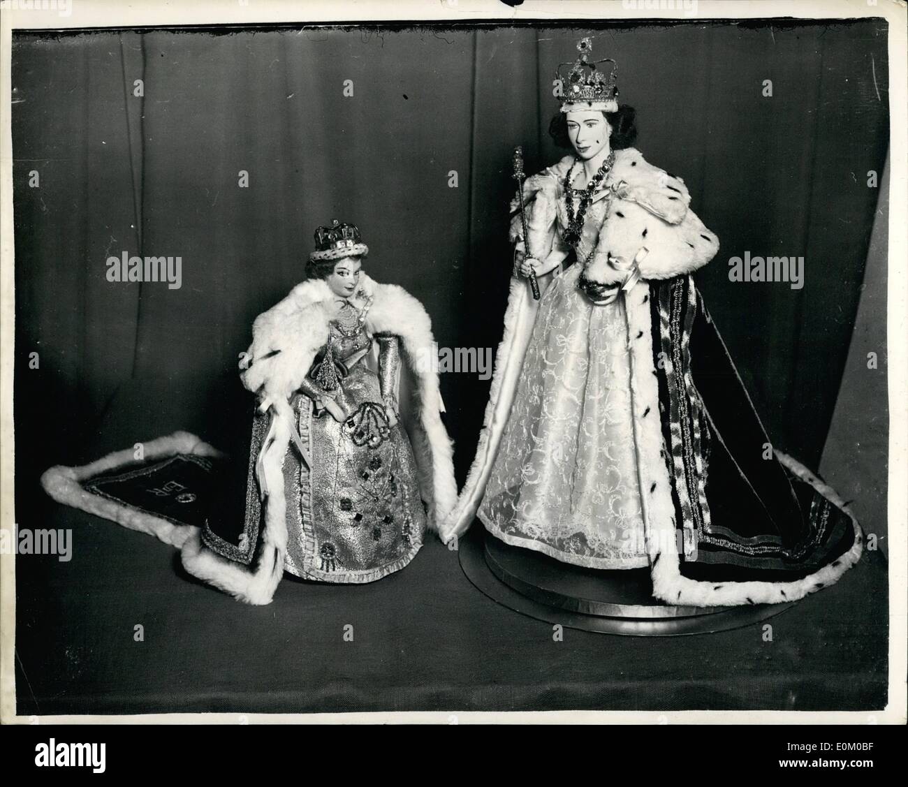 Queen coronation 1953 public hi-res stock photography and images - Alamy