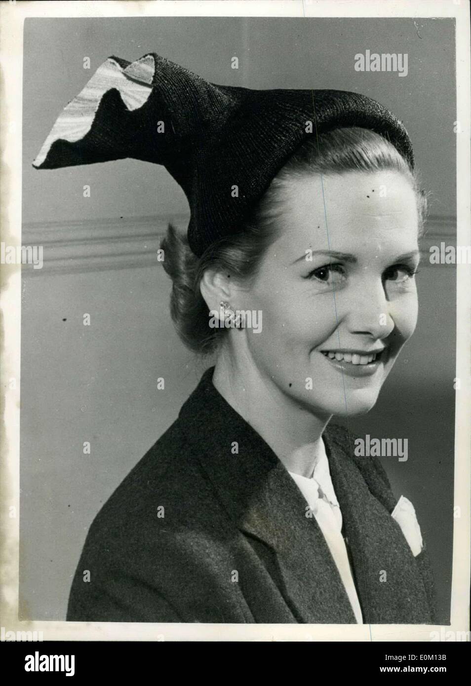 Close fitting sales hat