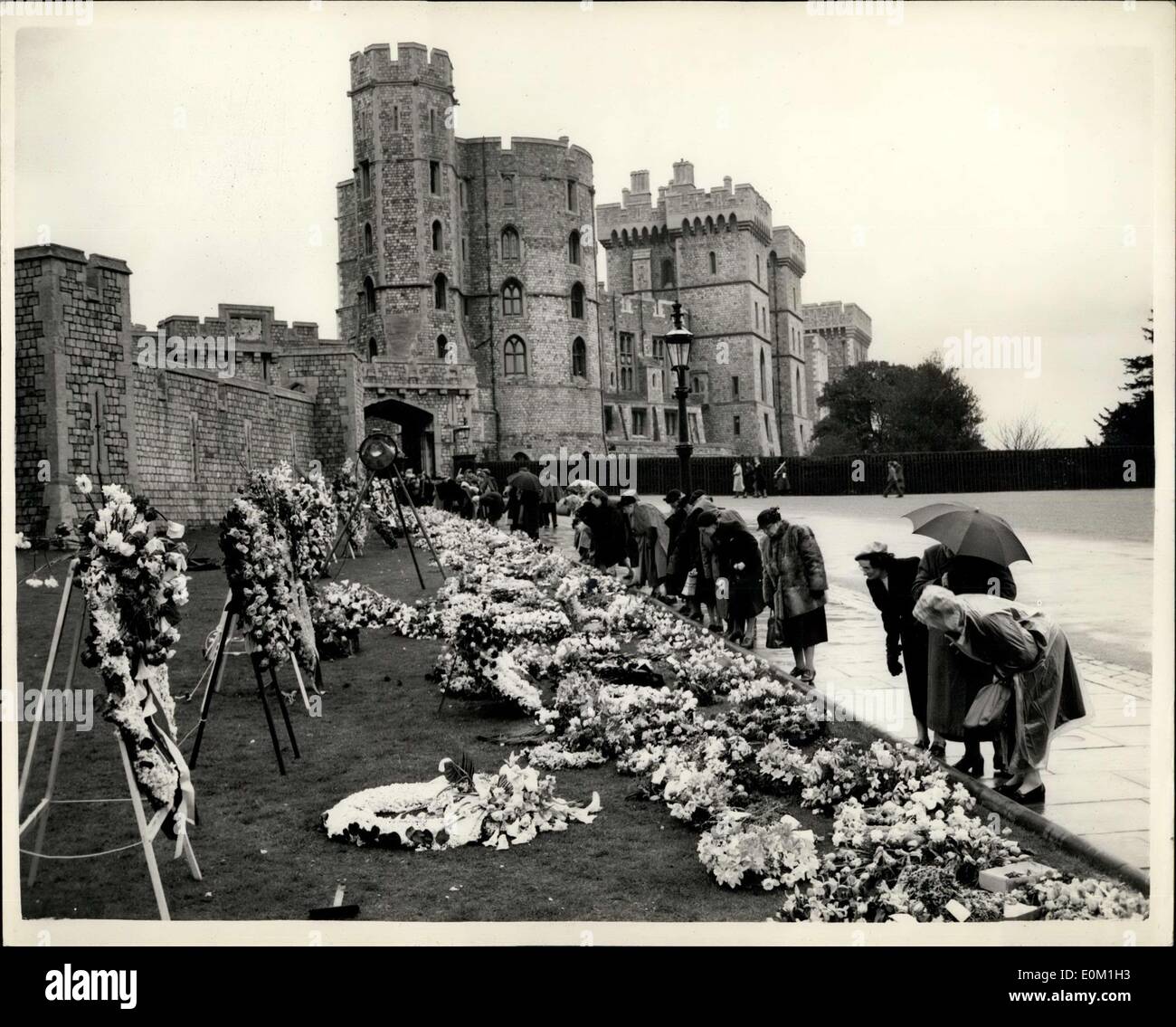 Apr. 01, 1953 - Windsor Castle Grounds Open to the Public. Queen Mary's Wreaths on show. Photo shows General view as the public Stock Photo