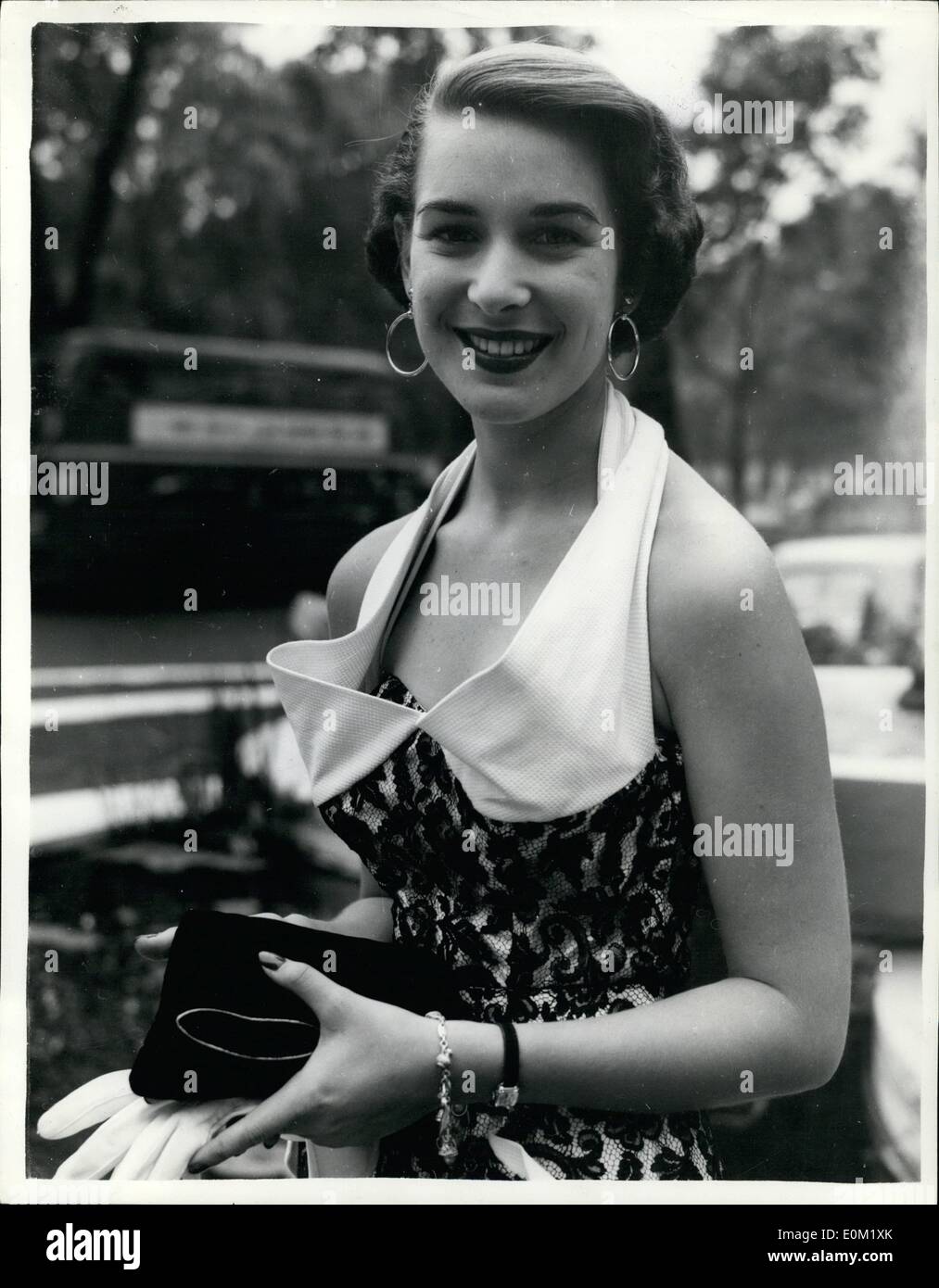 Mar. 03, 1953 - Introducing ''Miss taste'' photo shows Miss Barbara Snyder, American's ''Miss Taste'' seen after she landed at northelt airport to spend four days in London. She is 24- is an air stewardess and she won her title from 39,000 competitors. Stock Photo