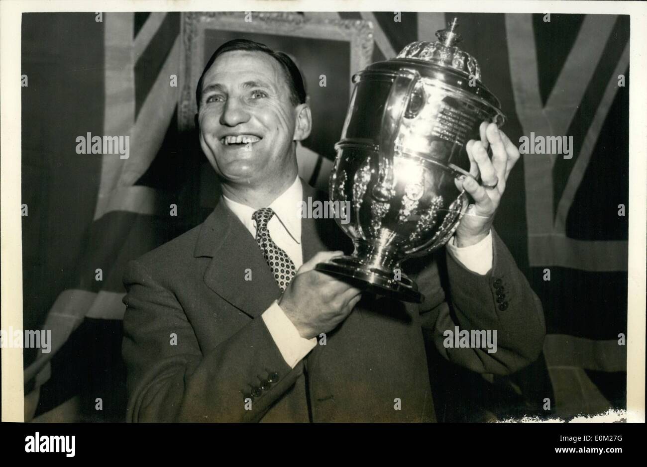 Mar. 03, 1953 - Len Hutton Receives The ''Sportsman Of The Year Trophy ...