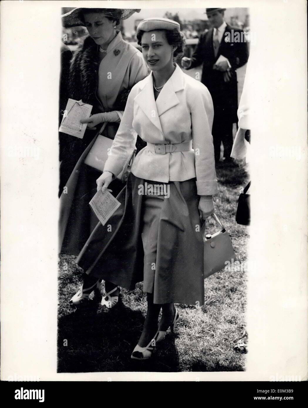 Queen's coronation 1953 hi-res stock photography and images - Alamy