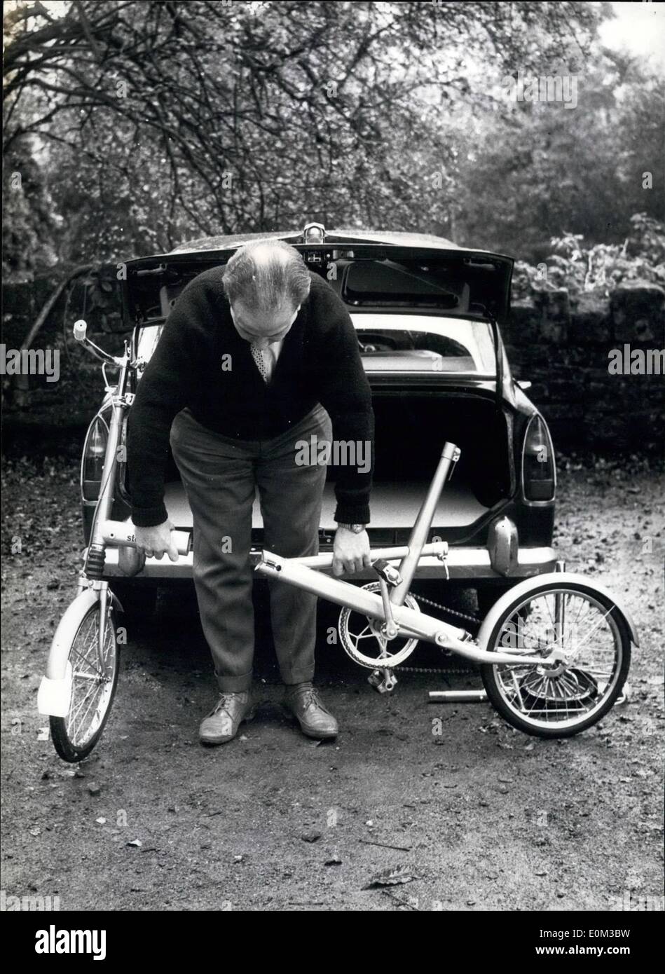 Jun. 06, 1953 - Collapsible bike - which can be stowed in the boot of a car. APRESS.co Stock Photo