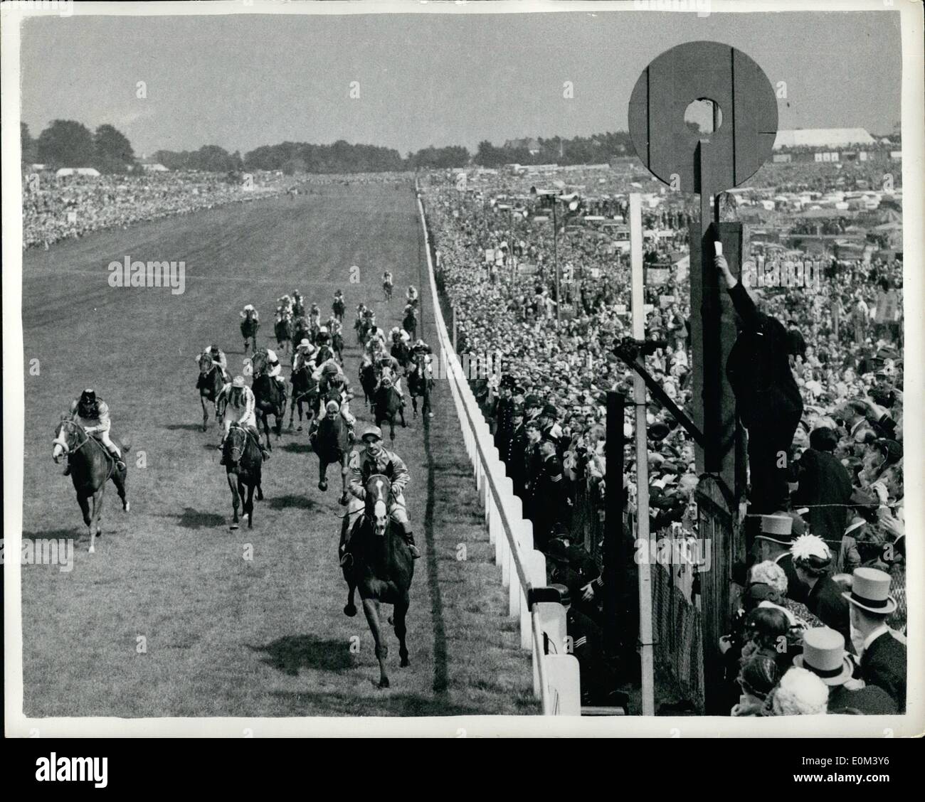 Jun. 06, 1953 Gordon Richards Wins His First Derby Queen's Horse Second Gordon Richards, the