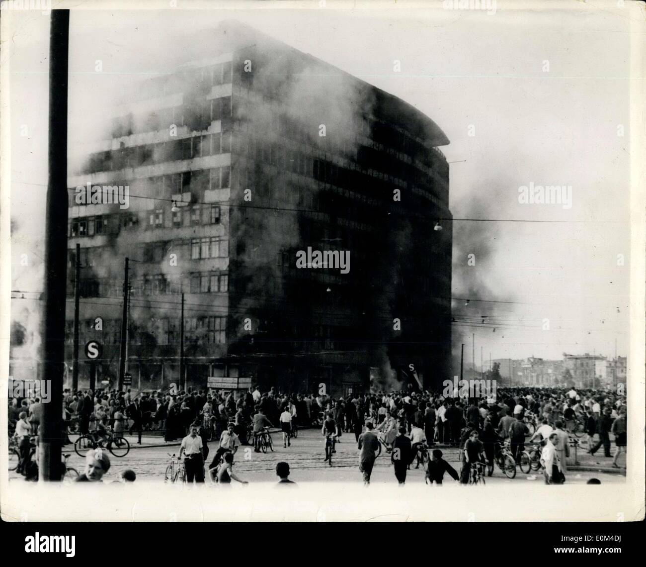 Jun. 19, 1953 - Riots and Demonstrations in East Berlin. Columbus house burns. Photo shows The scene in East Berlin as the Columbus House, in the Potsdammer Platz burns - during the demonstrations by 100,000 East Berlin workers. The Soviet Authorities decided mortal low and brought troops and tanks into the city. Stock Photo