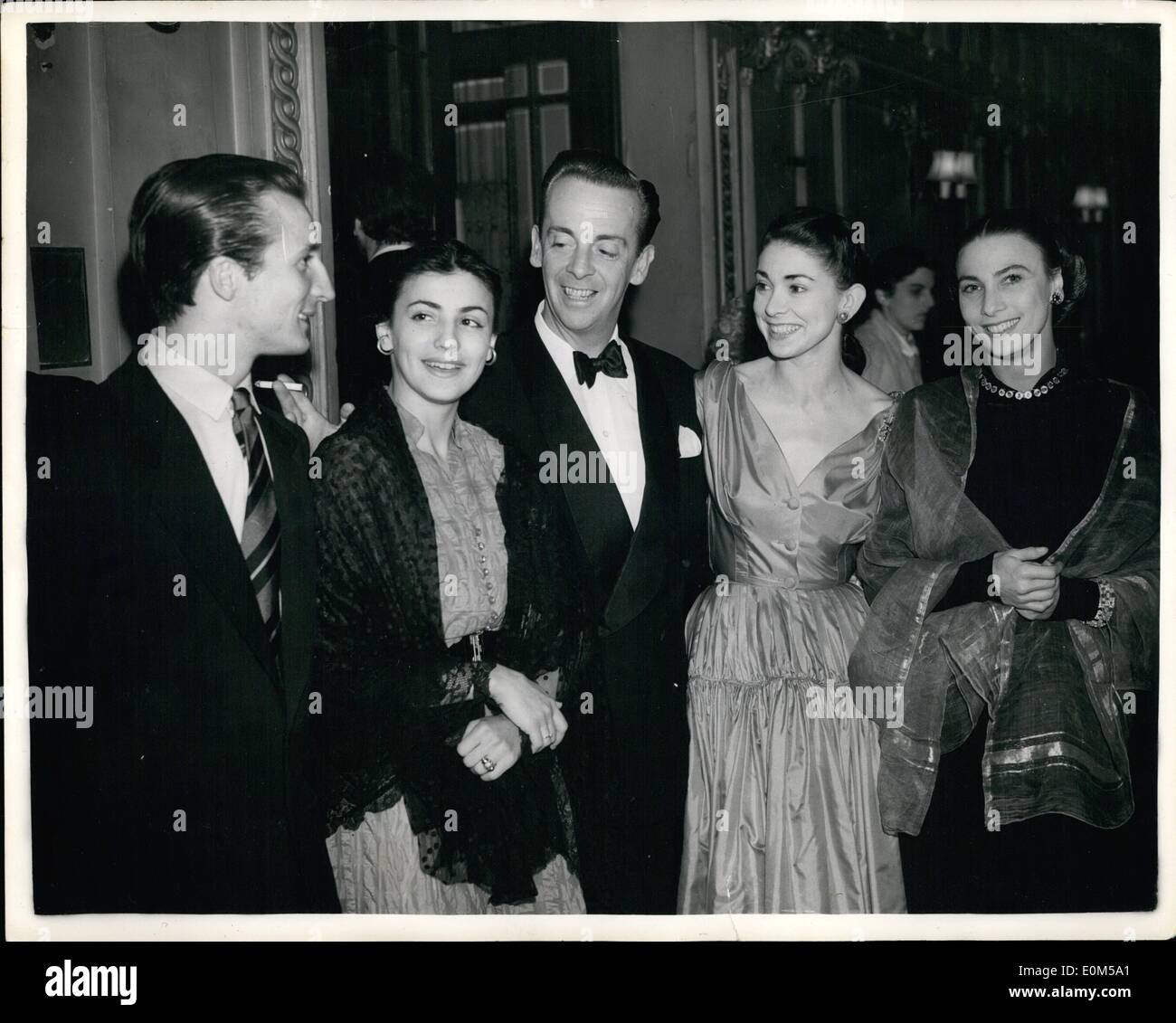 Aug. 08, 1953 - Stars attend first night of ''Cine-Bijou'' by the Ballets De Paris Roland Petit at the Stoll Theatre : Photo shows (L. to R.) Stephan Kaboysky, Nora Kovach, Robert Helpman, Margot Fonteyn and Natalie Leslie arriving at the Stoll Theatre for the Ballet last night. Stock Photo