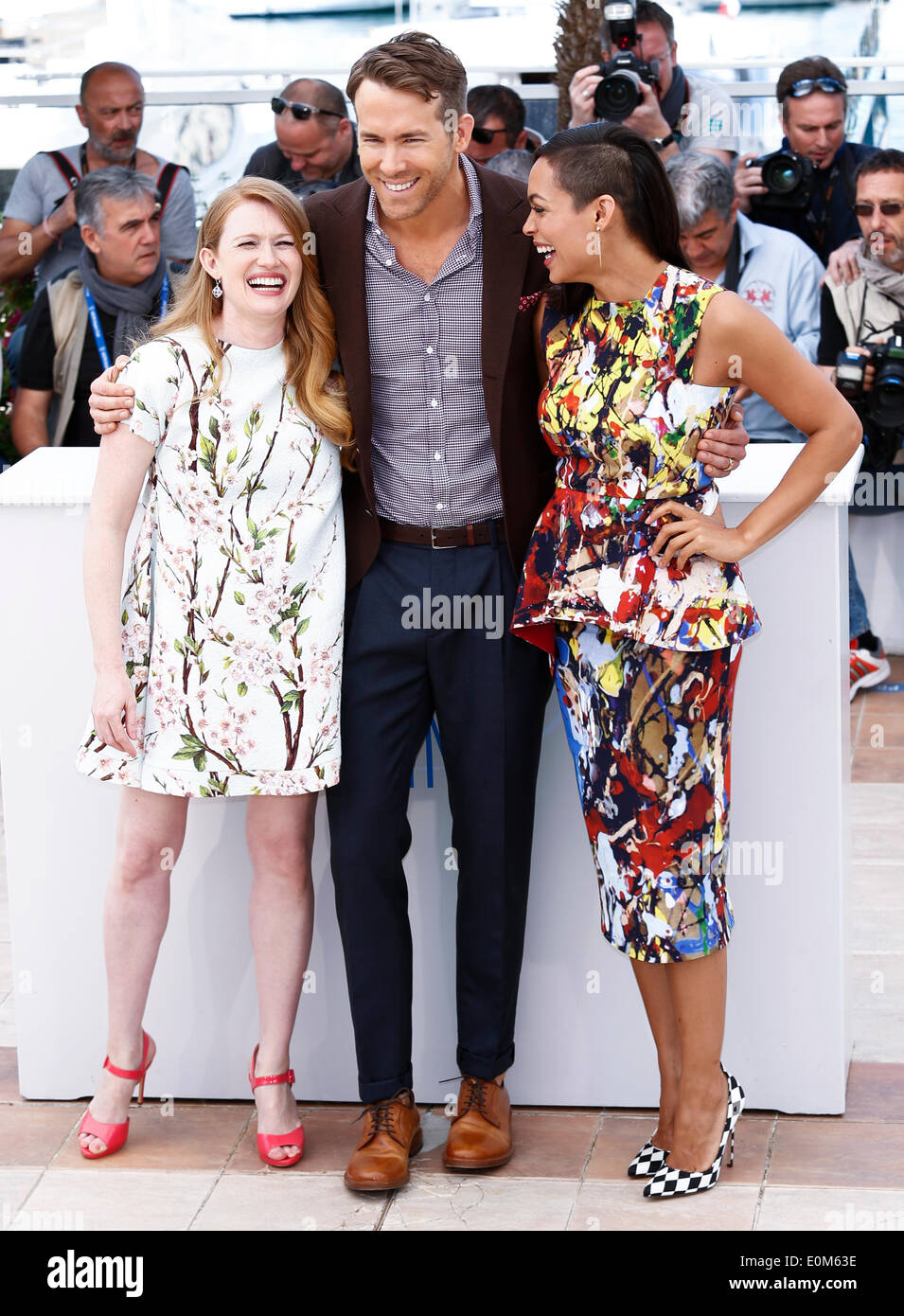MIREILLE ENOS RYAN REYNOLDS ROSARIO DAWSON CAPTIVES PHOTOCALL. 67TH