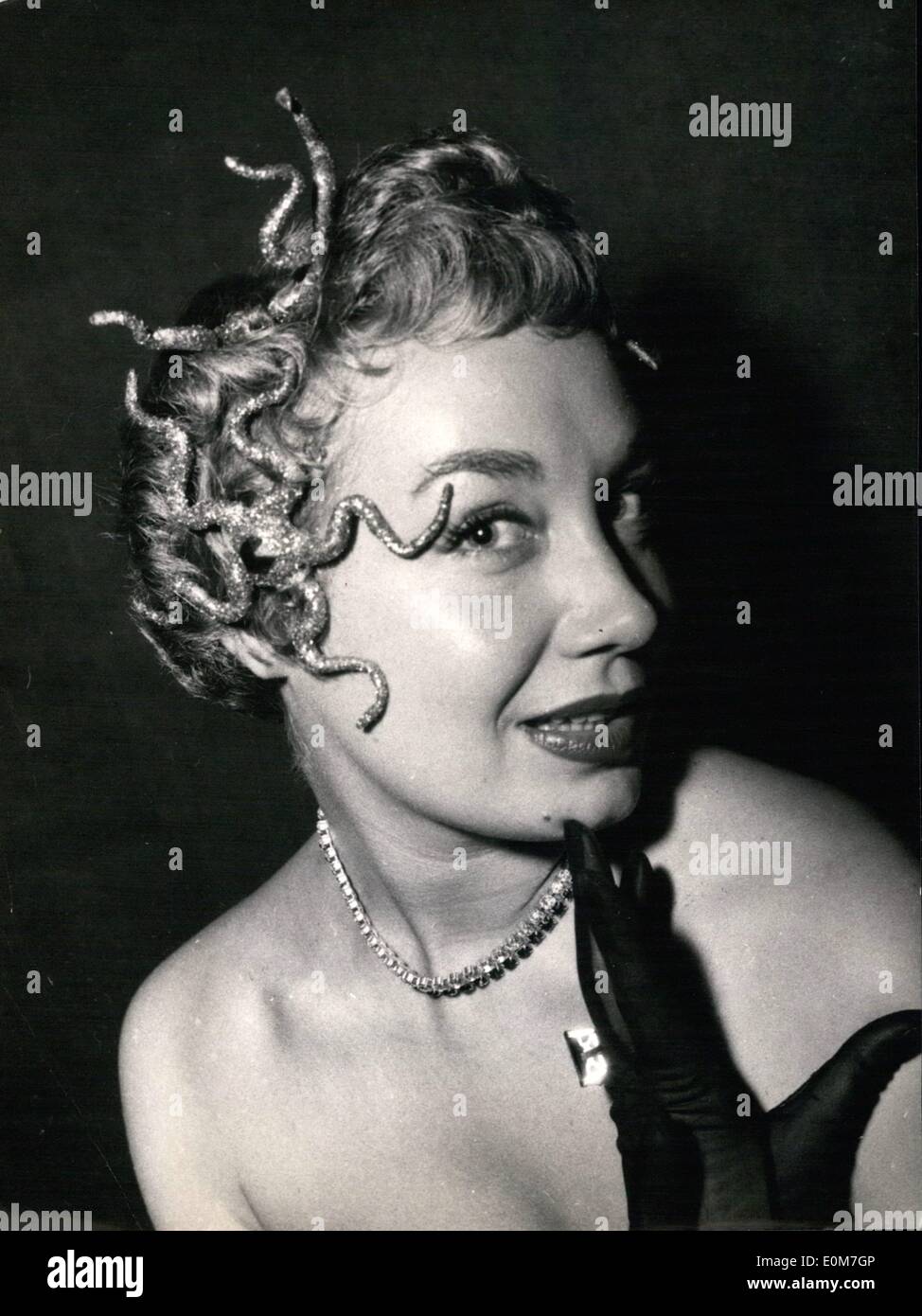 Nov 11 1953 Short Hair Again A Paris Mannequin Displays The