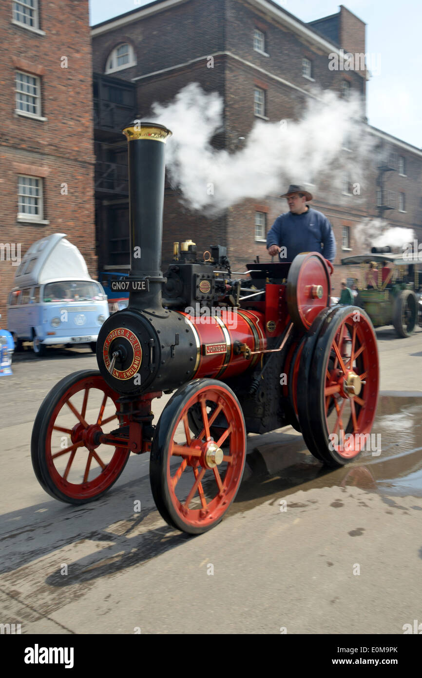 Chatham Dockyard classic car show Stock Photo Alamy