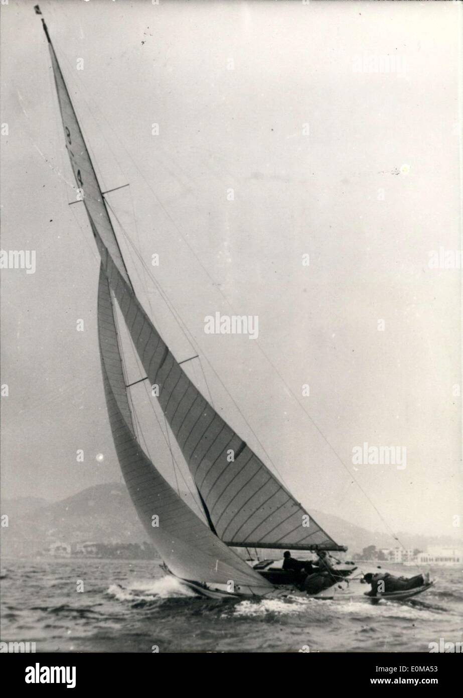 Mar. 15, 1954 - Prince Knud & Princess Caroline in regatta race in ...