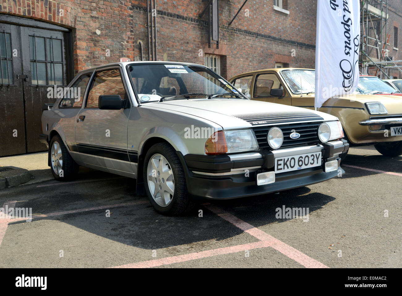 Chatham Dockyard classic car show Stock Photo Alamy