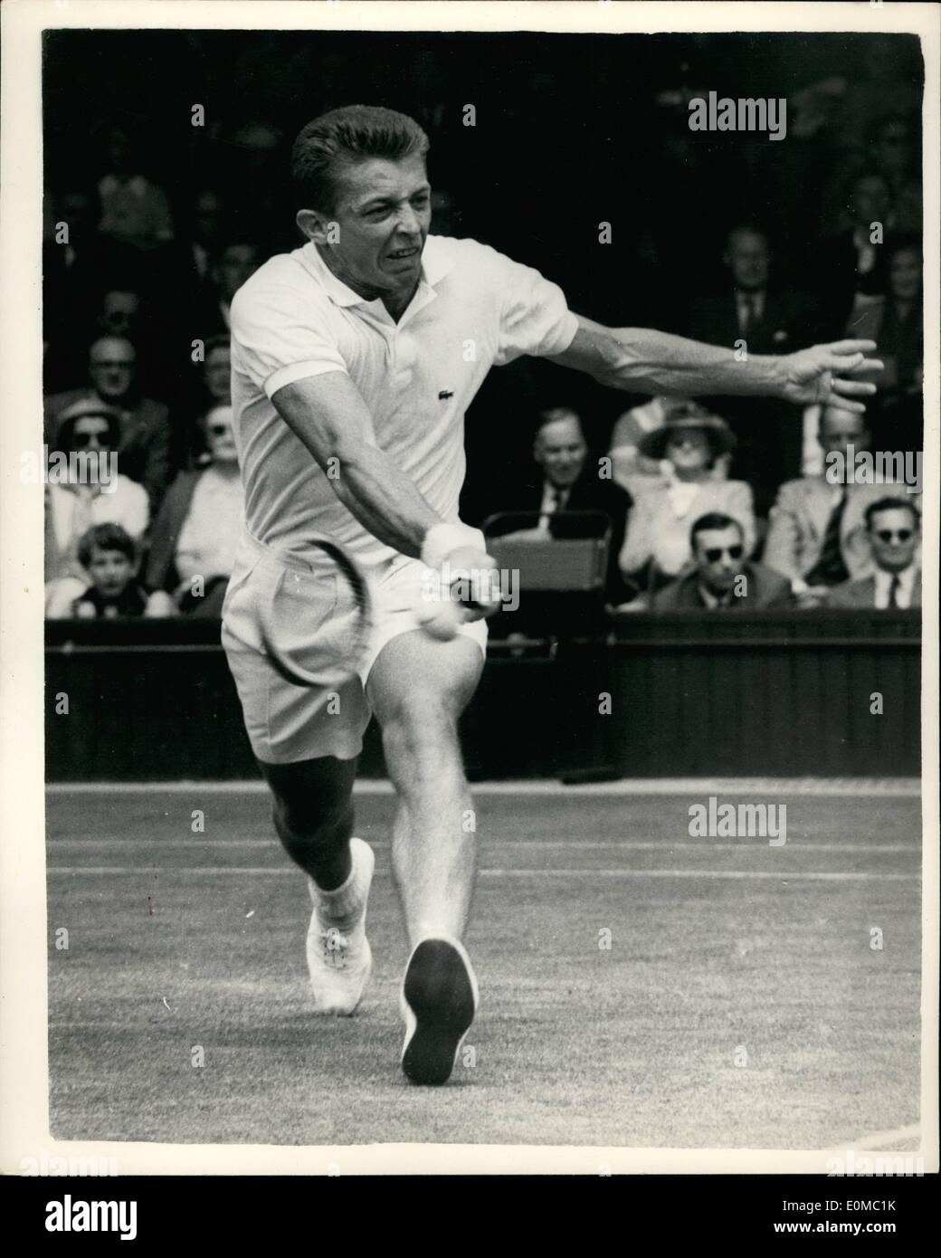 Jun. 06, 1954 - Wimbledon - Fourth Day. R. K. Wilson v Tony Trabert. hoto Shows:- Tony Trabert (U.S.A.), in play again Stock Photo