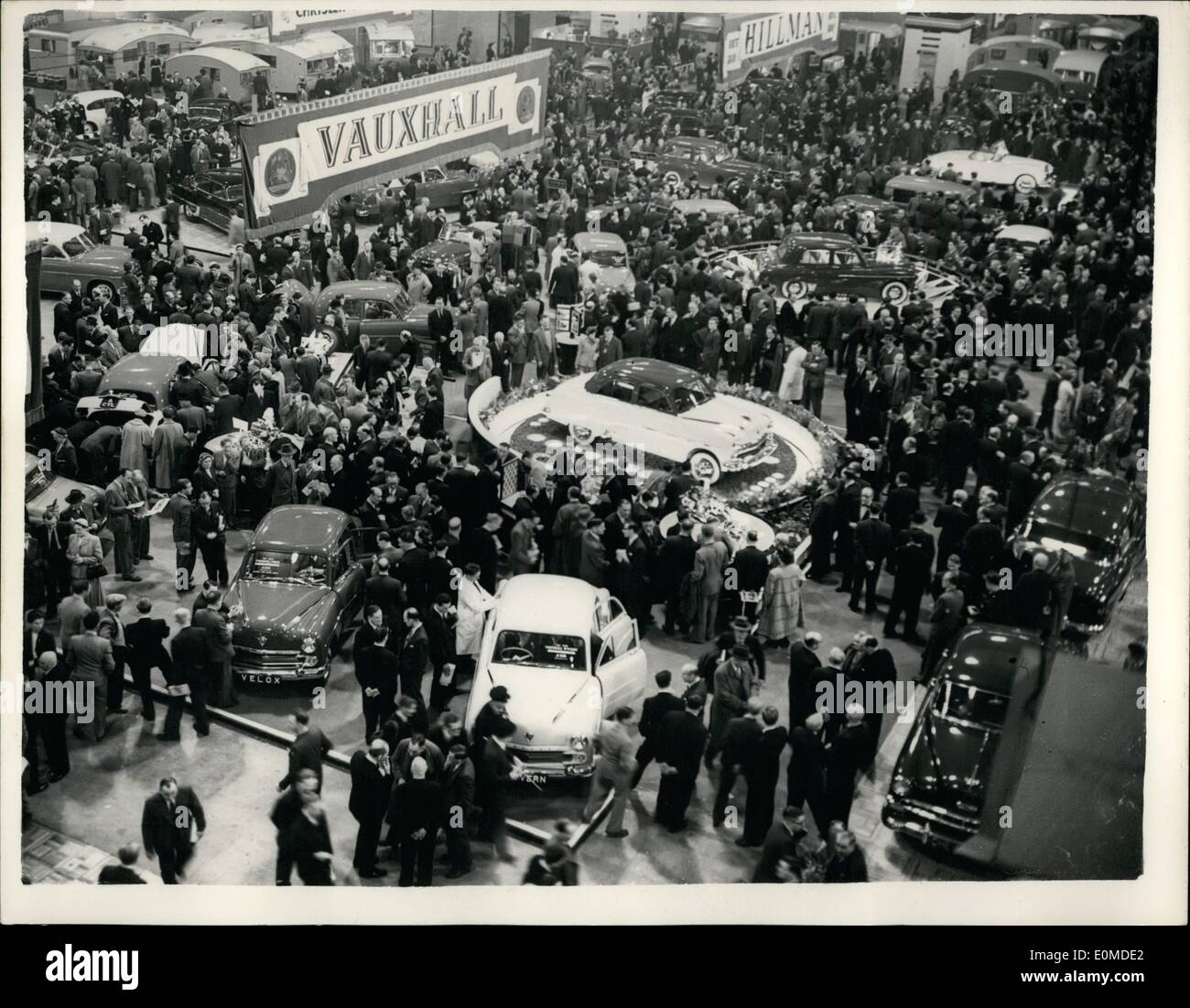 Oct. 10, 1954 - International Motor Show at Earl's Court.  Photo Shows: General view at the International Motor Show at Stock Photo