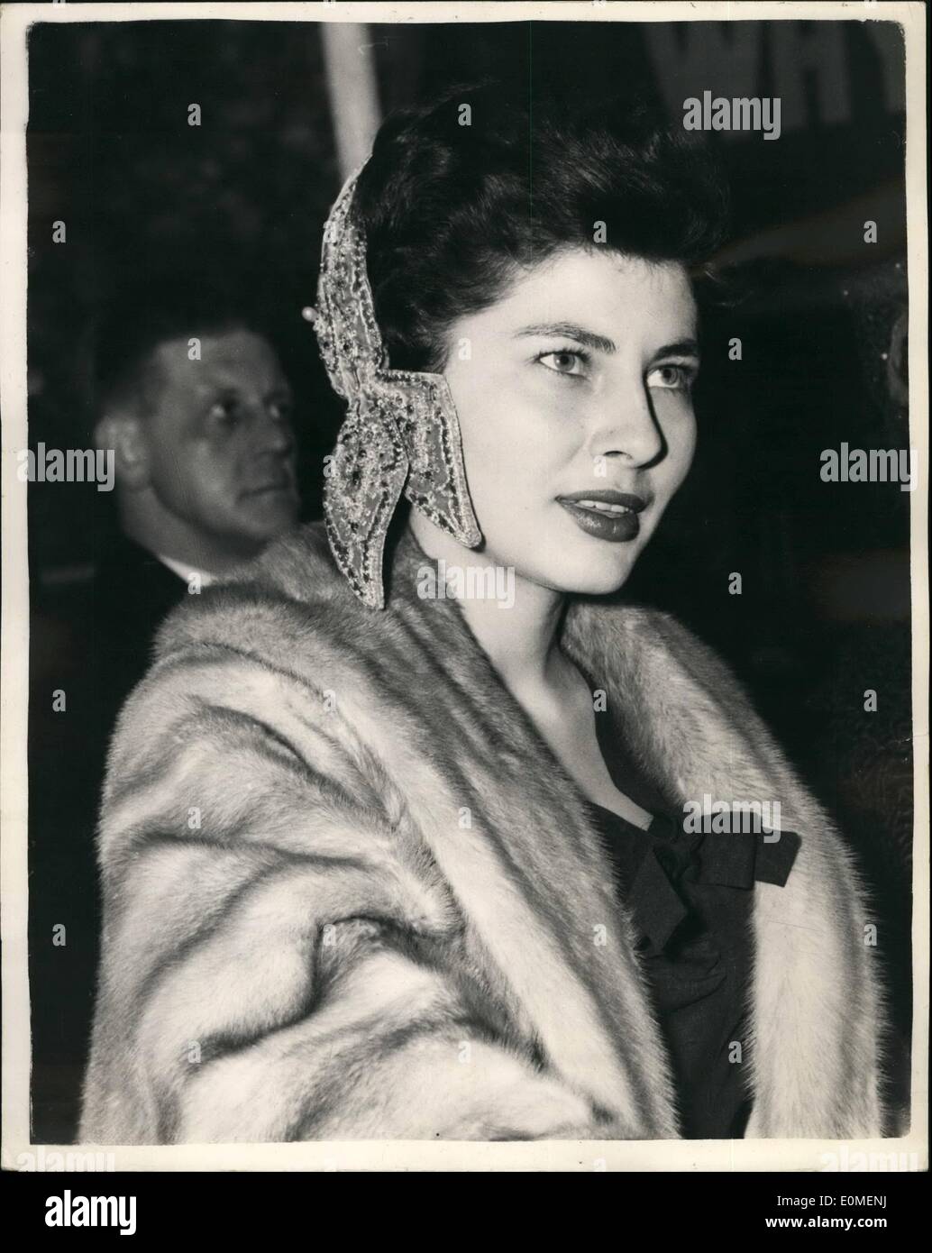 Feb. 02, 1955 - Queen Soraya Of Persia Attends London Fashion