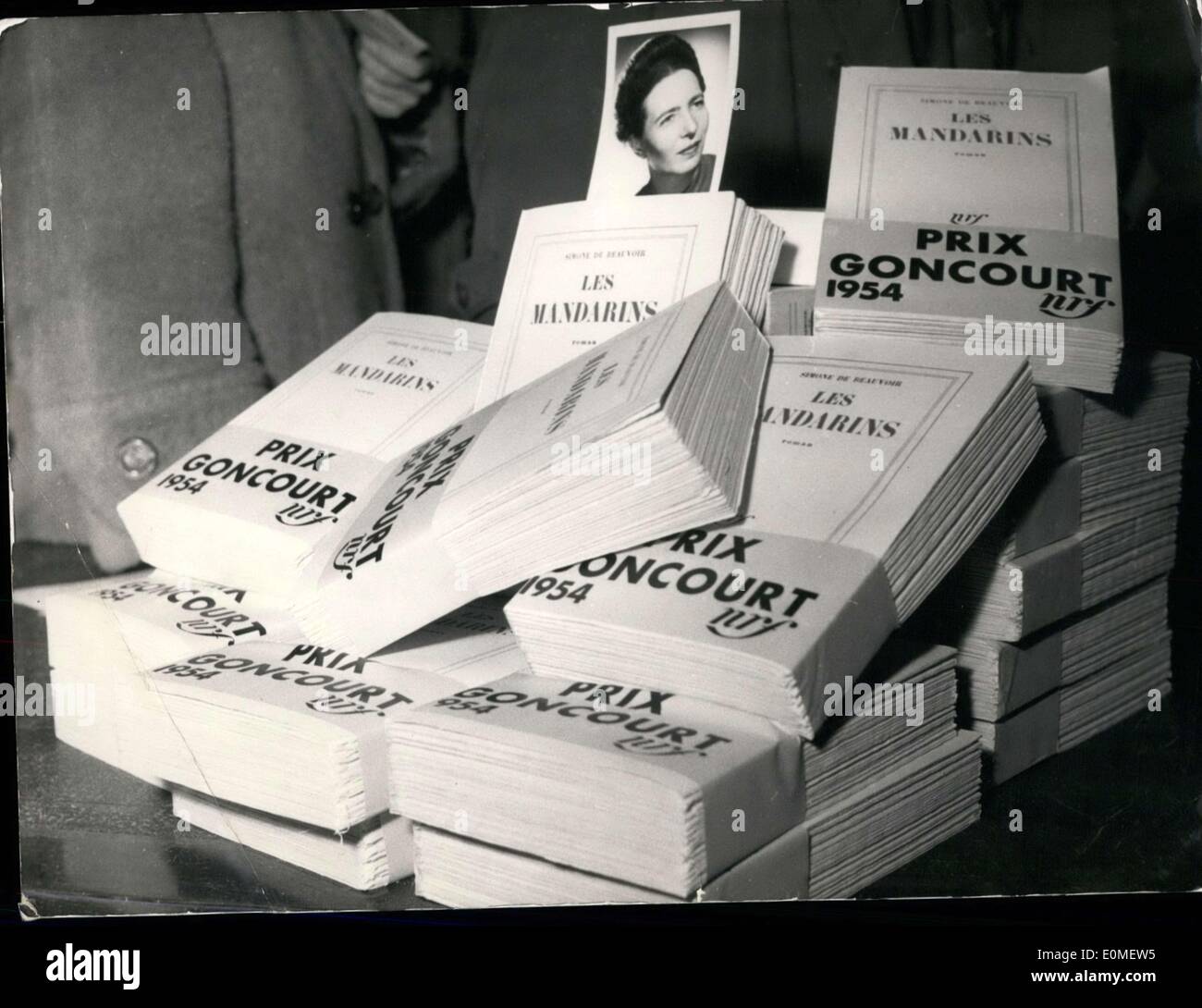 Dec. 06, 1954 The Goncourt Academy have awarded their prize to Simone