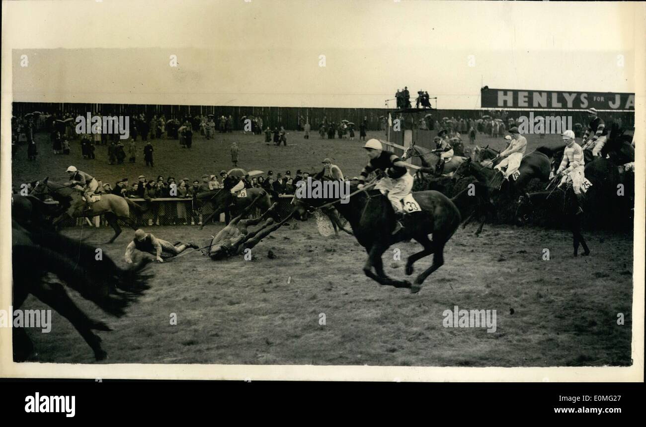 Mar. 03, 1955 The Grand National At Aintree Fall At The First Fence