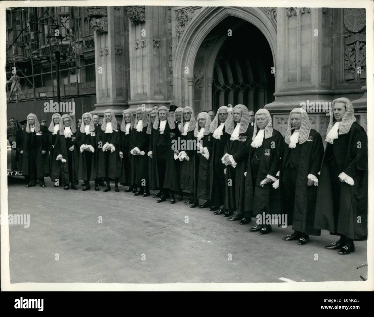 Apr. 04, 1955 TWENTYONE NEW QUEEN'S COUNSEL SWORNIN.. CEREMONY AT