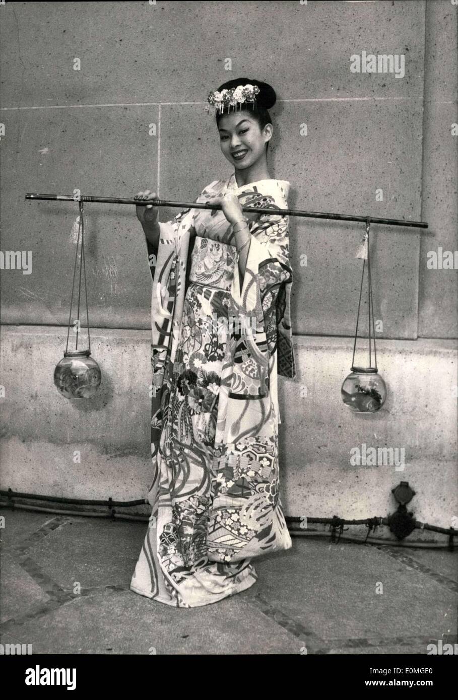 Apr. 28, 1955 - Beauty and best festival: Japanese actress, charming Yoko Tani who stars in ''Tea House'' was awarded the prize Stock Photo
