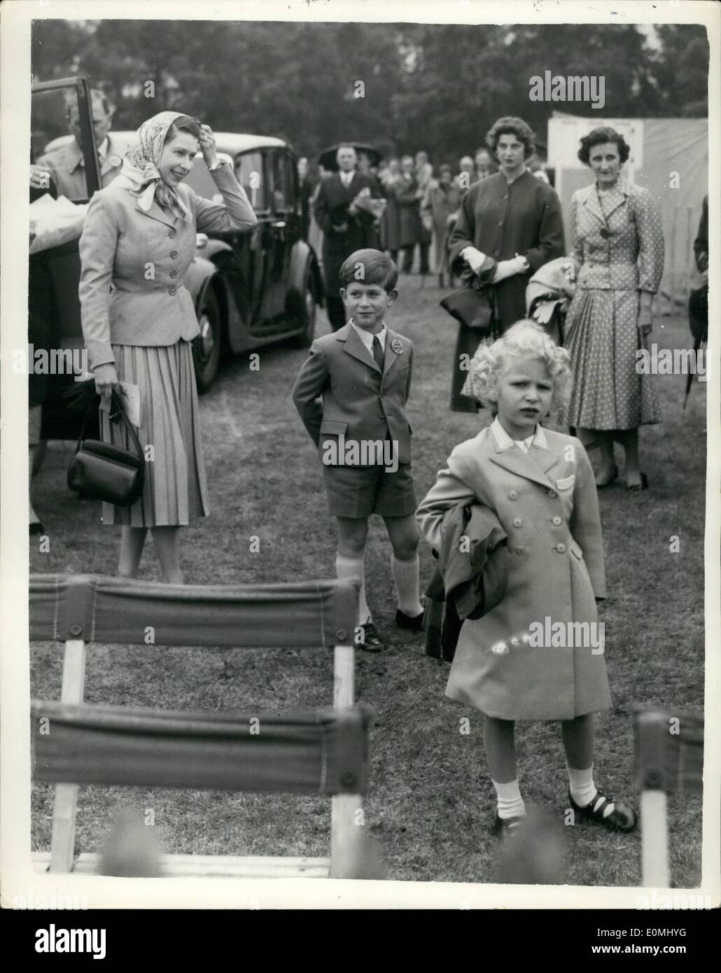 jun-06-1955-royal-family-attend-the-royal-windsor-polo-tournament-E0MHYG.jpg
