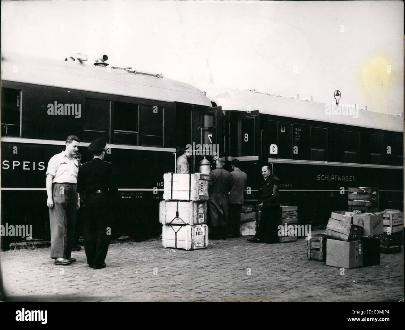 Sep. 09, 1955 - Top set were all facts about the special train which will take the Bonn delegation to the Adenauer visit in M Stock Photo