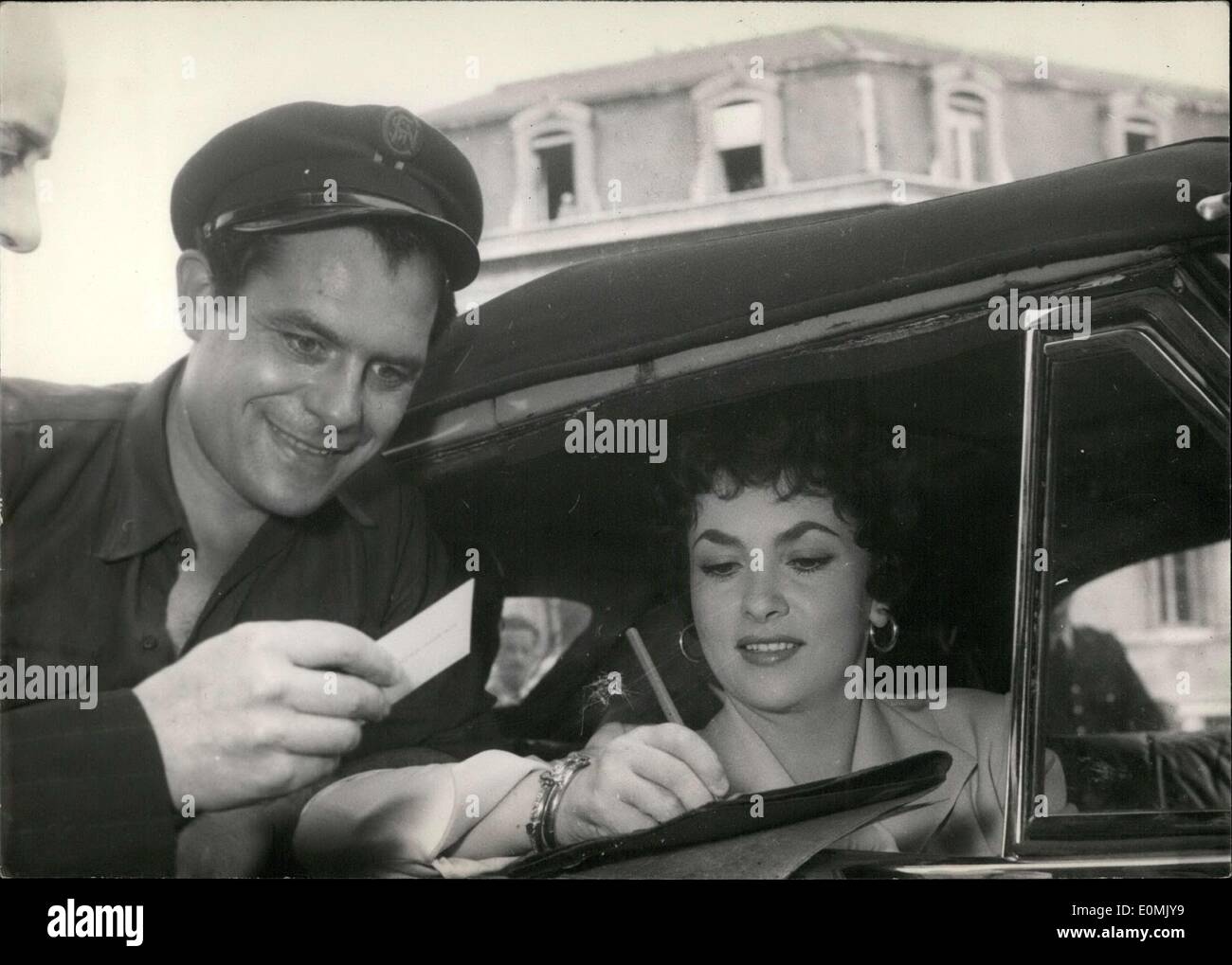 Jun. 21, 1955 - Lollobrigida arrived this morning in Gare de Lyon. She will be filming her next movie in France with Anne Vernon. Stock Photo