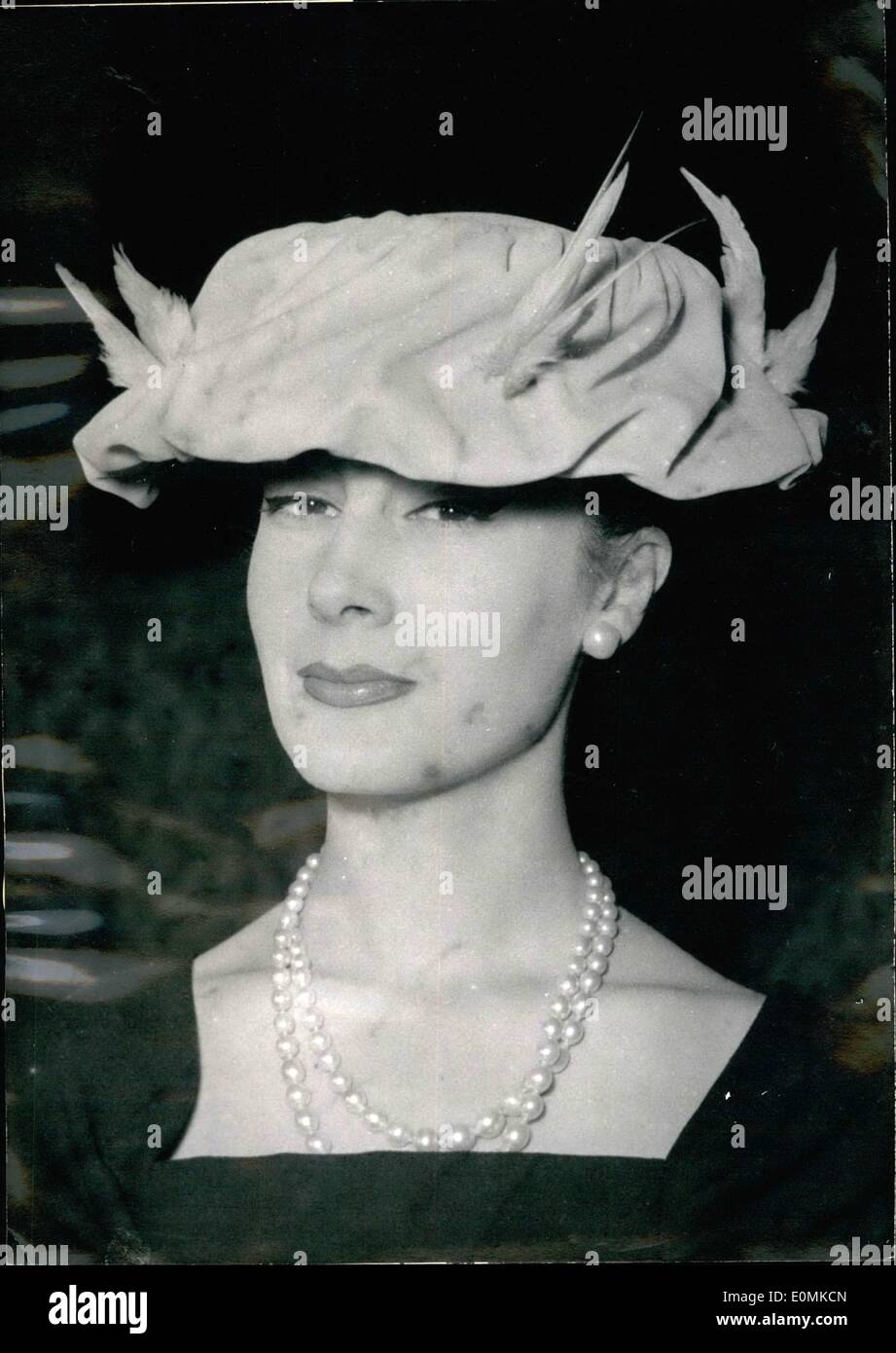 Un Chapeau Hi res Stock Photography And Images Alamy