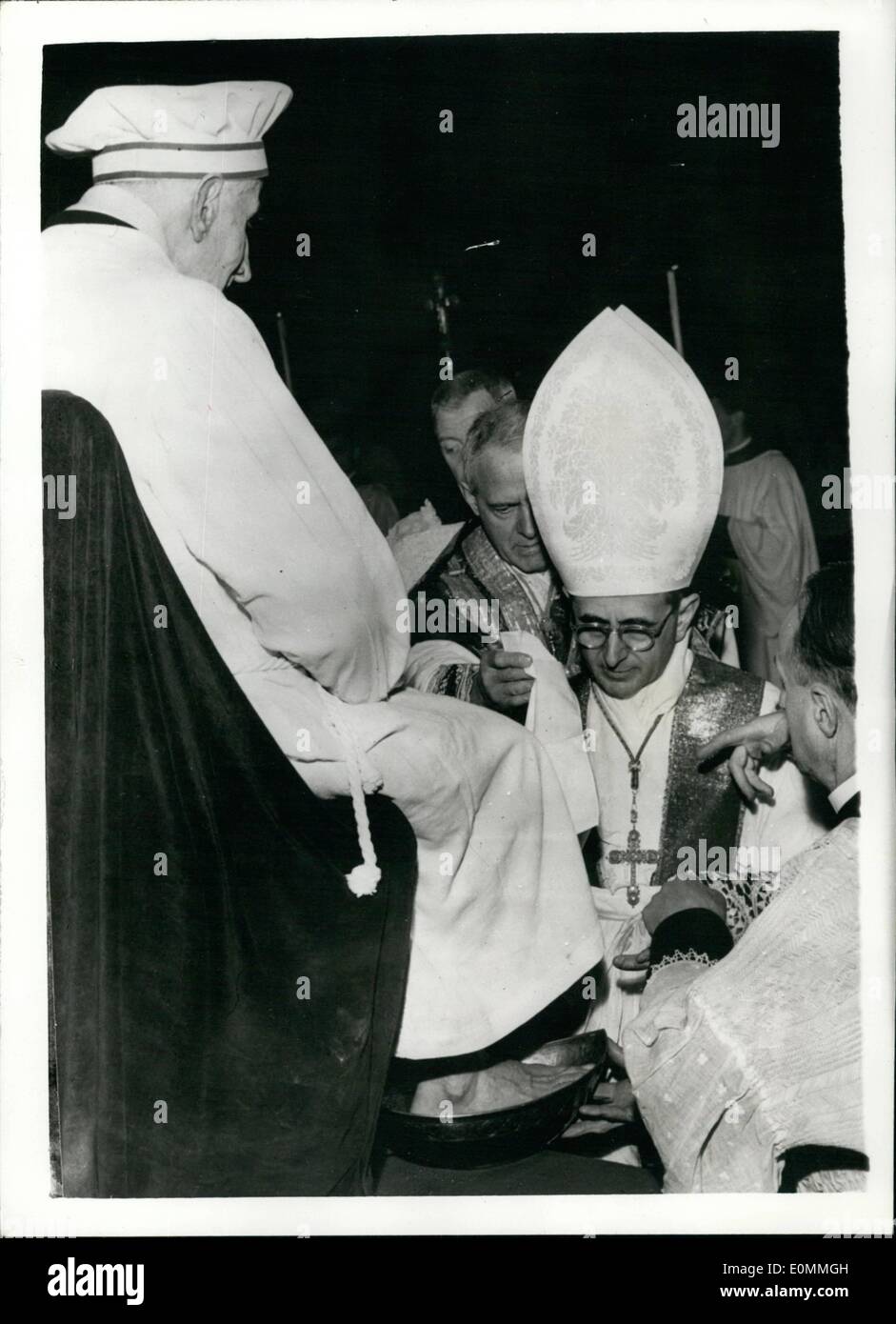 Mar. 03, 1956 - Maundy Thursday Washing of the feet ceremony.: The Archbishop pf Milan MSGR. Giovani Battista Montii performed Stock Photo