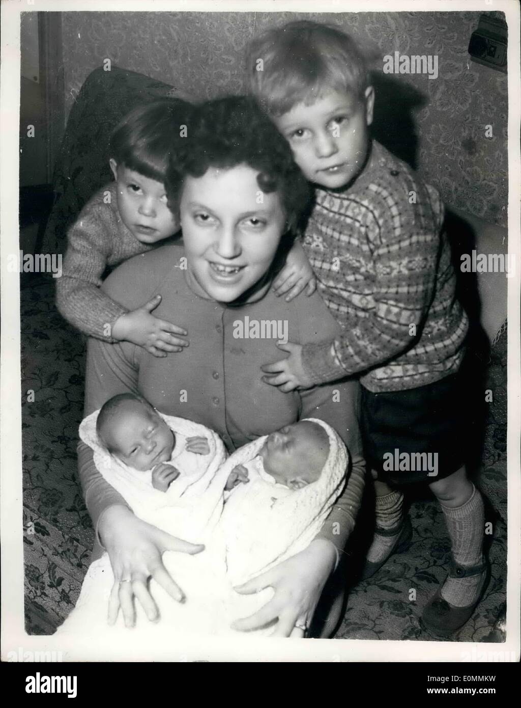 The wonder twins hi-res stock photography and images - Alamy