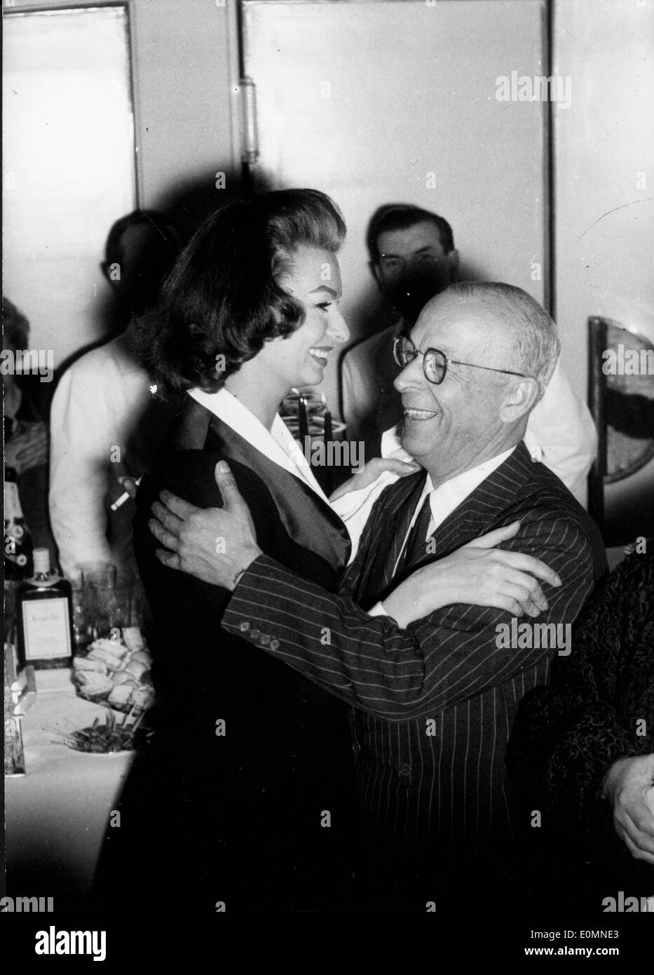 Actress Sophia Loren dancing at the 'Scandal in Sorrento' premiere Stock Photo