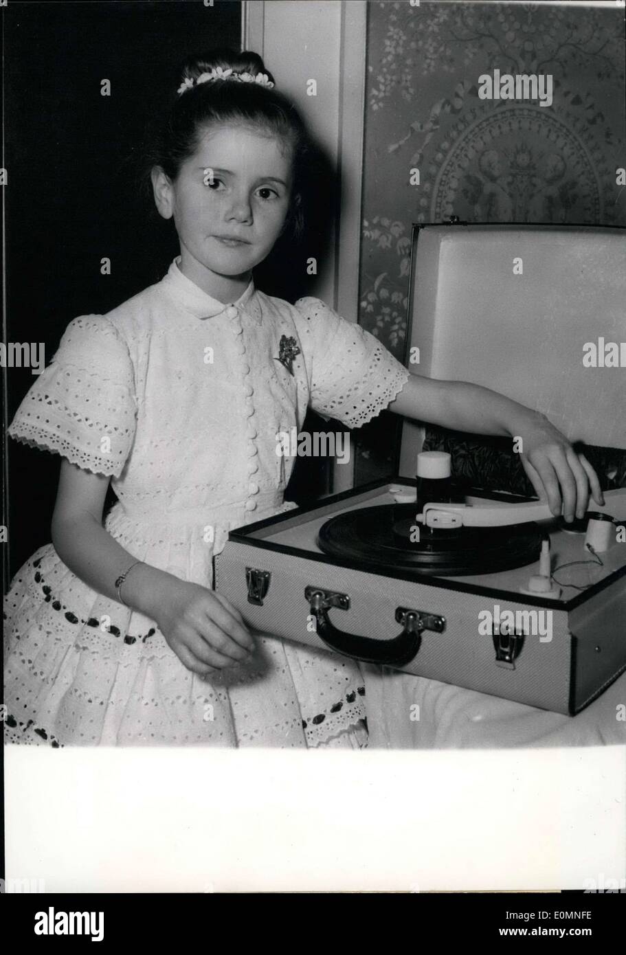 Mar. 20, 1956 - During a musical program at the famous Parisian restaurant, La Tour d'Argent, Minou Drouet's voice was revealed Stock Photo