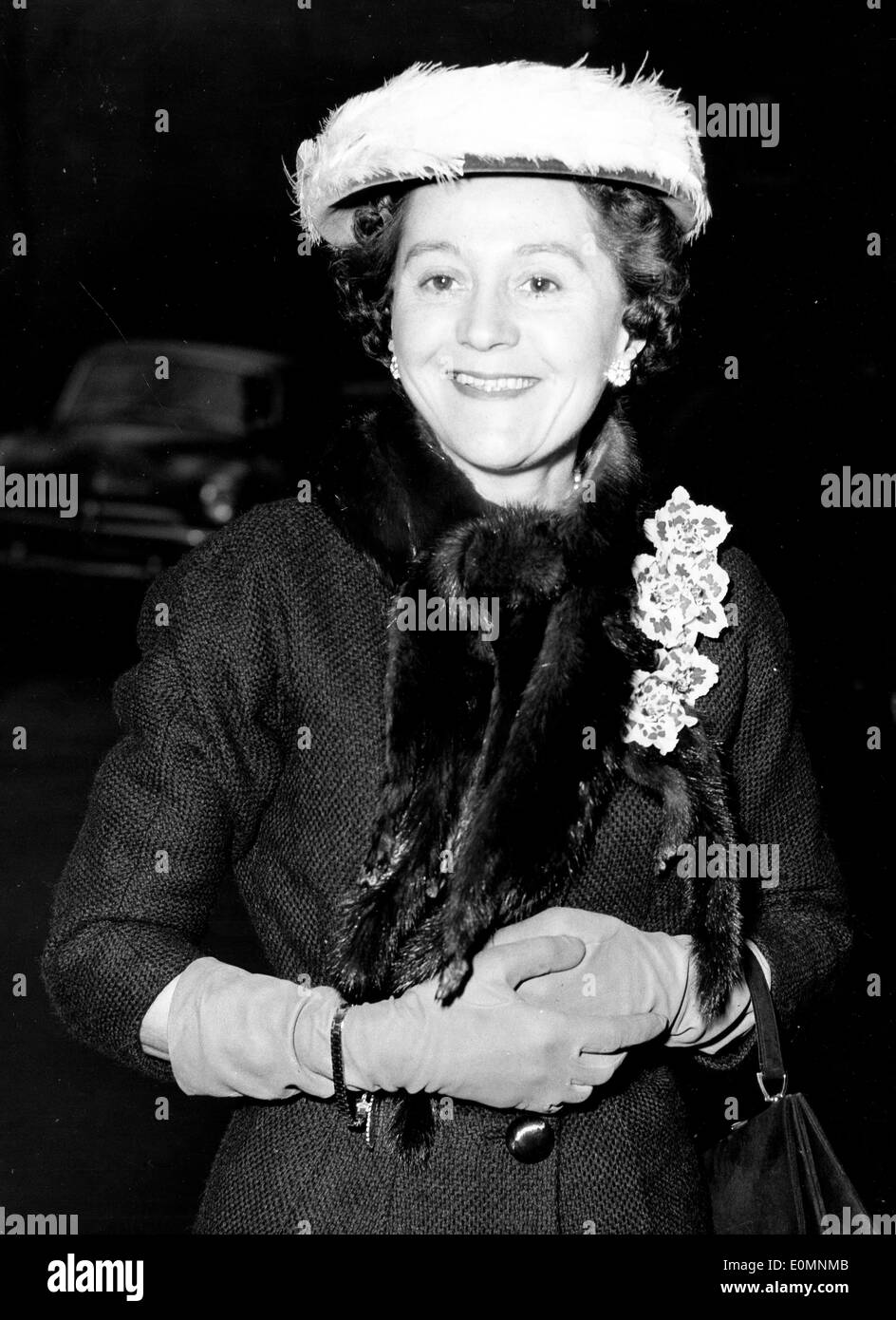 Odette Churchill arriving at Caxton Hall to be married to Geoffrey Hallowes Stock Photo
