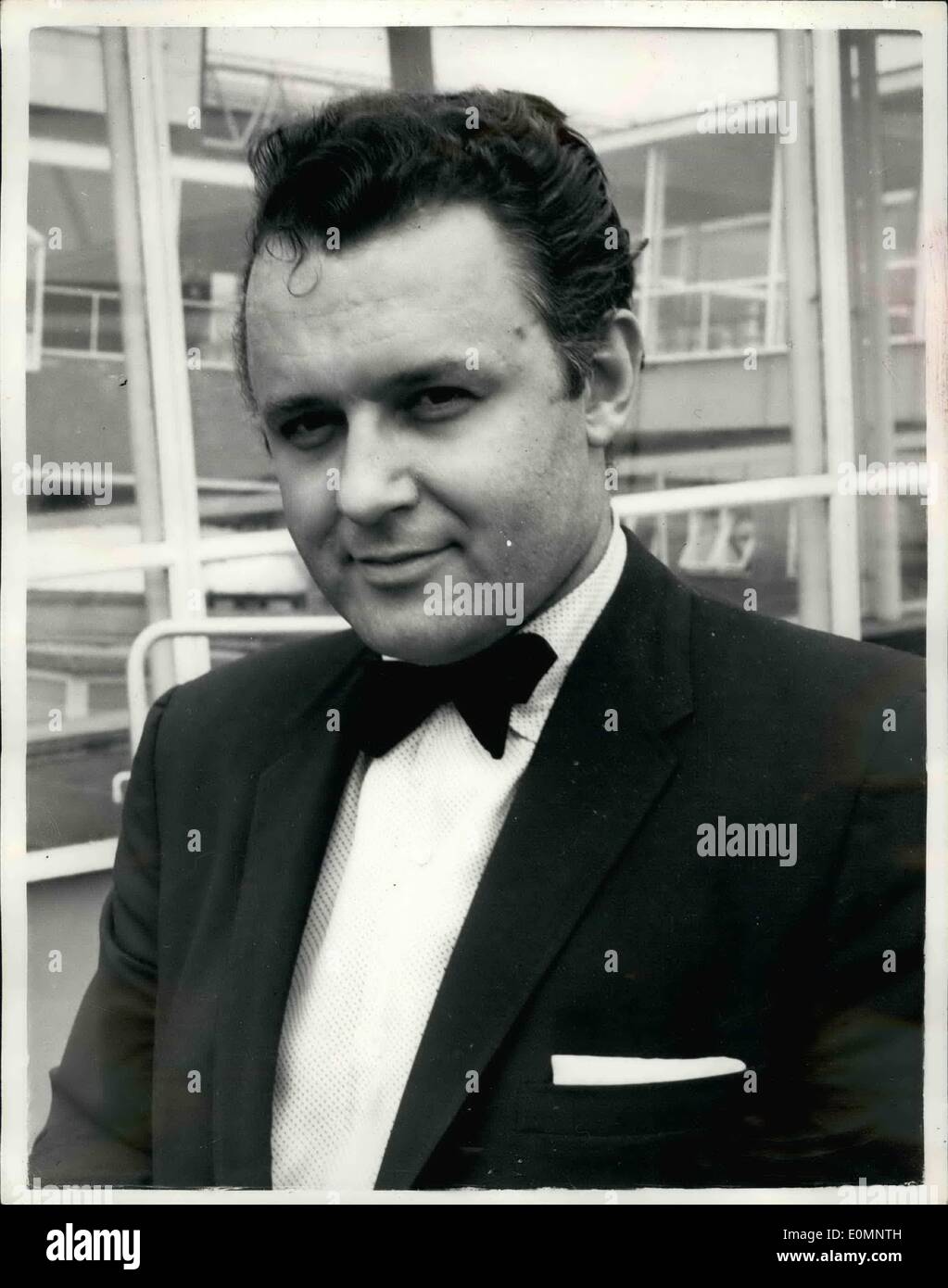 Apr. 04, 1956 - FILM STARS ARRIVES AT LONDON AIRPORT. ROD STEIGER. Hollywood ''tough guy'', Rod Steiger, arrived at London Airport today, on his holiday from filming. Rod Steiger, who is paying his first visit to Europe, has appeared in such films as ''On the Water Front'' - ''Jubal''- and ''The Harder They Fall''. Keystone Photo Shows:- Rod Steiger seen at London Airport on his arrival today. Stock Photo