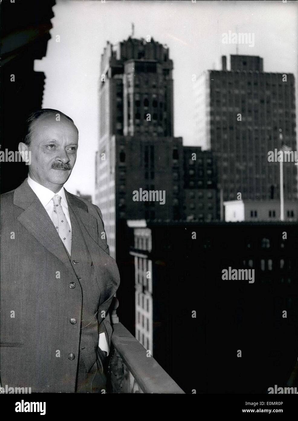 May 05, 1956 Von Eckardt returns home Felix von Eckardt the Premend