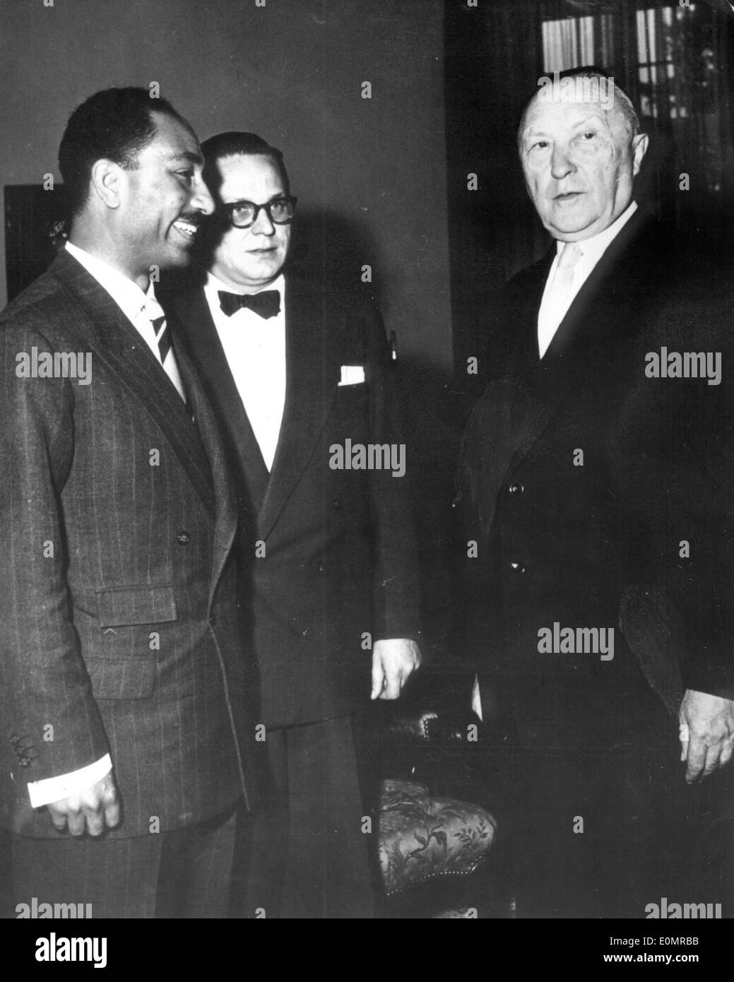 Dr. Konrad Adenauer greets Anwar El Sadat Stock Photo