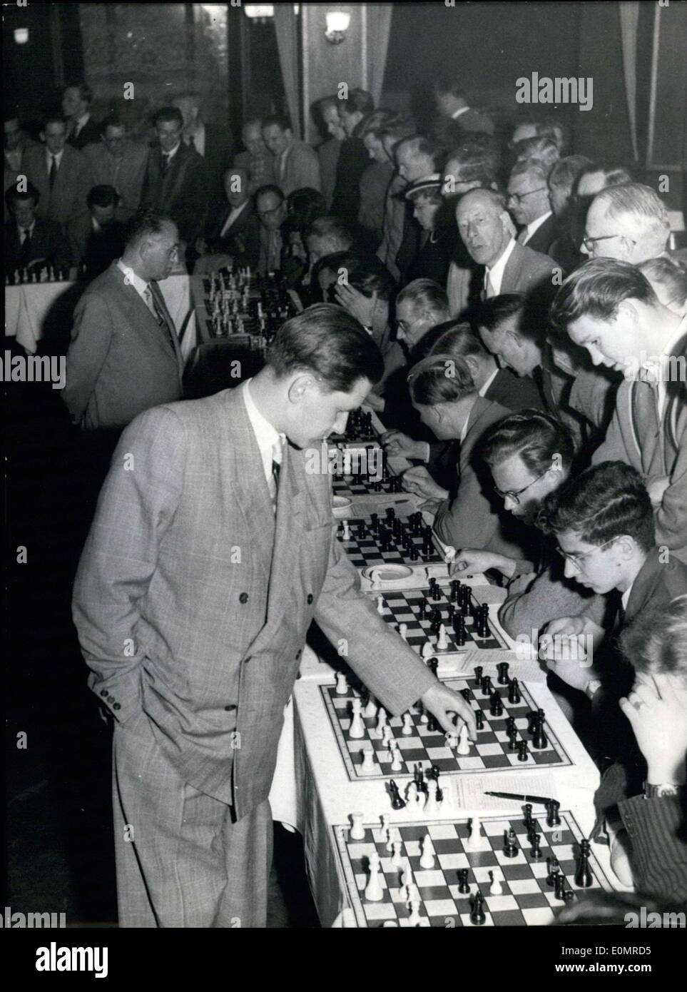 Alexander Alekhine playing simultaneous chess, 1930 Stock Photo - Alamy