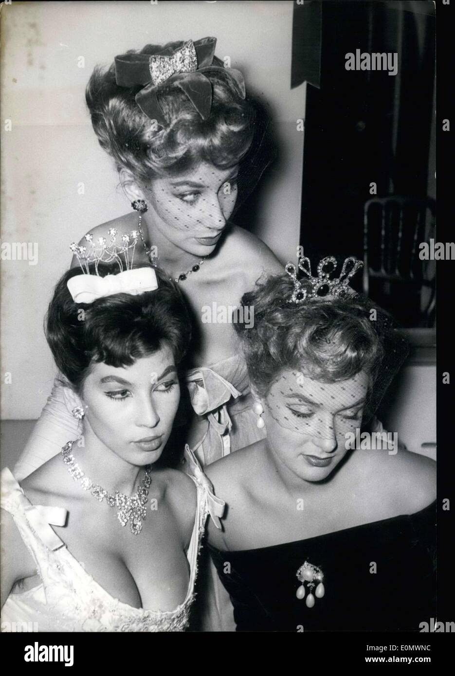 Oct. 01, 1956 - Models Wear Guillaume's Gilded Age Inspired Winter Hairstyles APRESS.c Stock Photo
