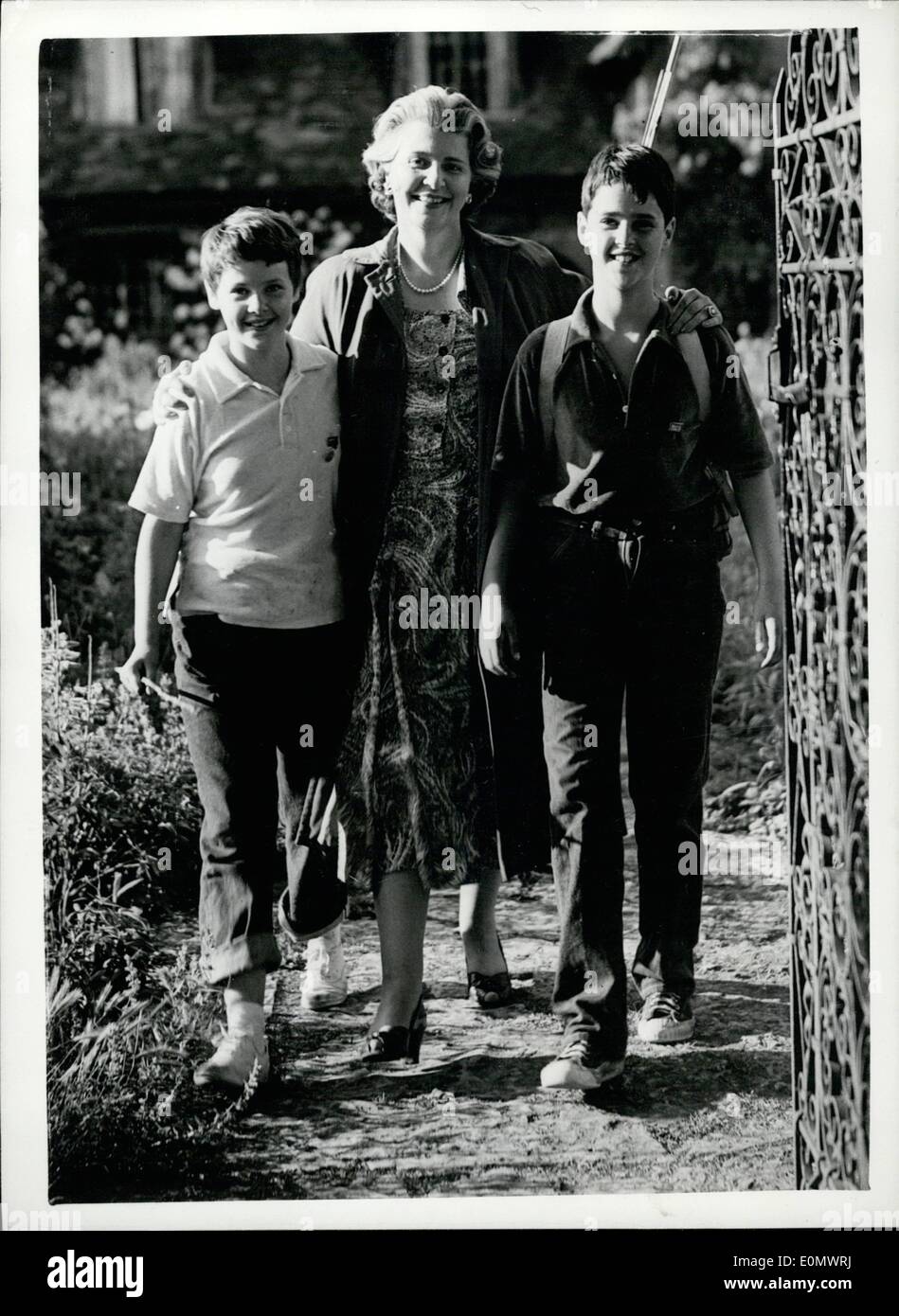 Jul. 07, 1956 - Stewart Granger's children's and their mother