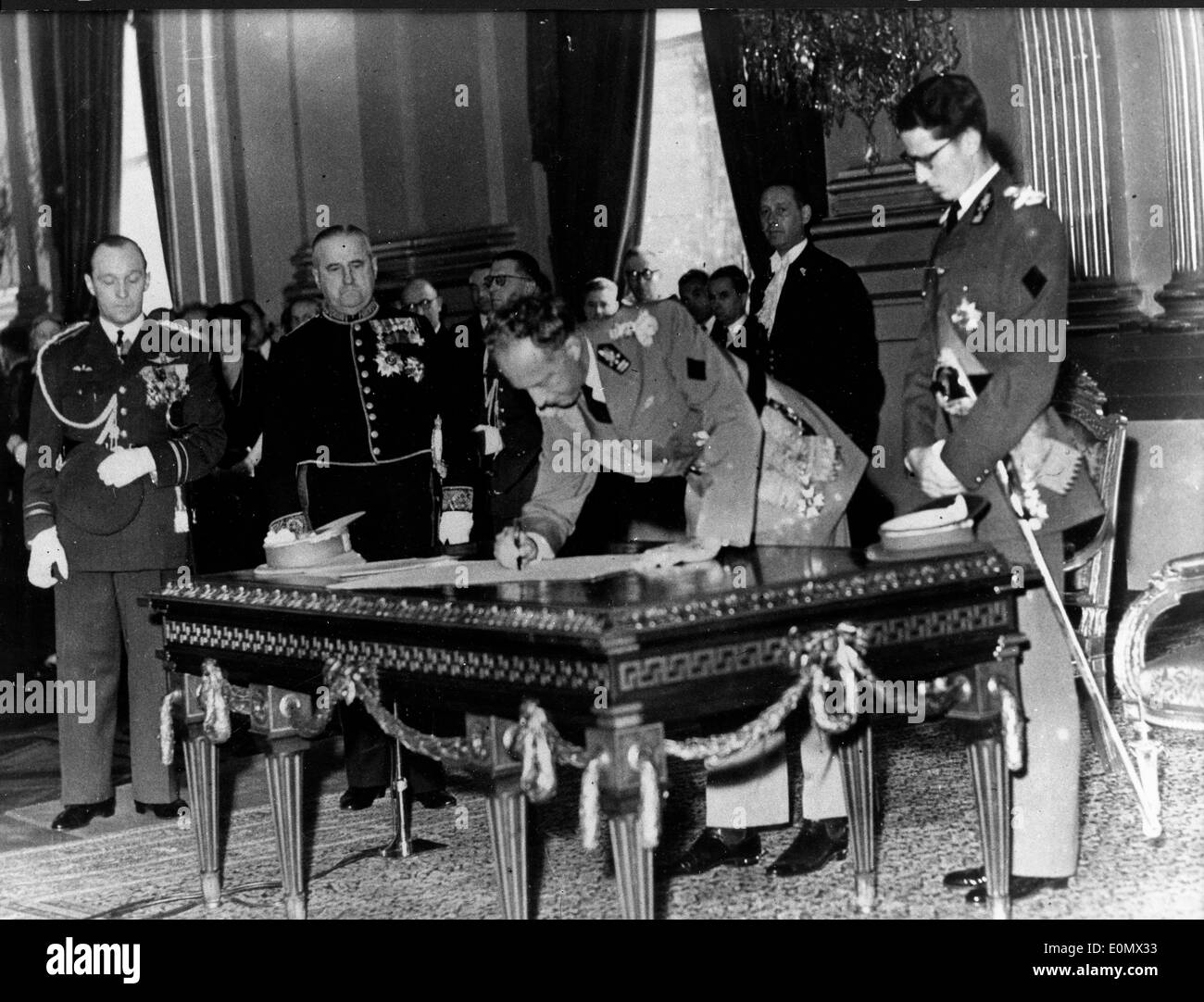 King Leopold III signing a document Stock Photo