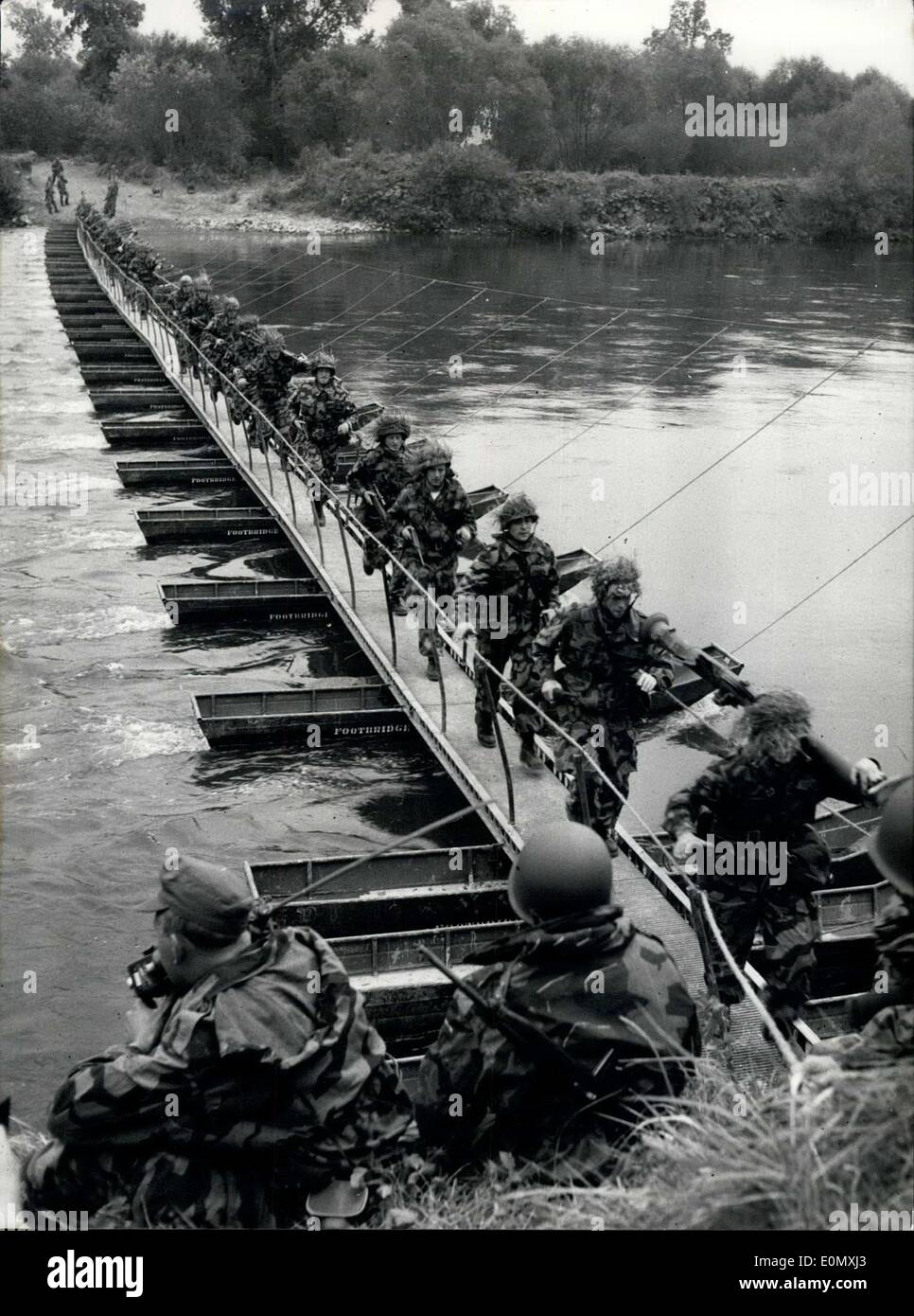 Oct. 18, 1956 - Ponton-Bridge Over the Danube: In a manoevre of Bavarian Engineer-Training-Battalion a bridge was built over the Danube. It is the first bridge, built by German soldiers after the war the Danube. Stock Photo